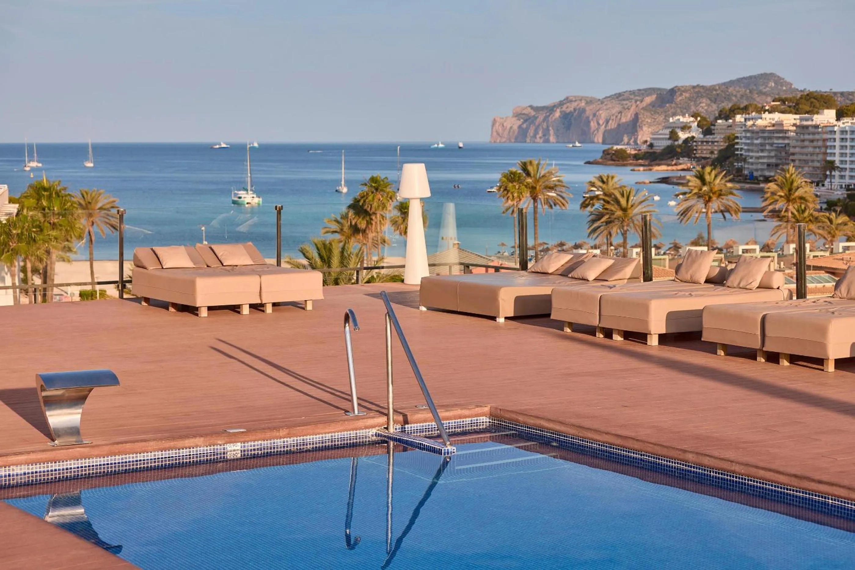 Swimming pool in Zafiro Rey Don Jaime