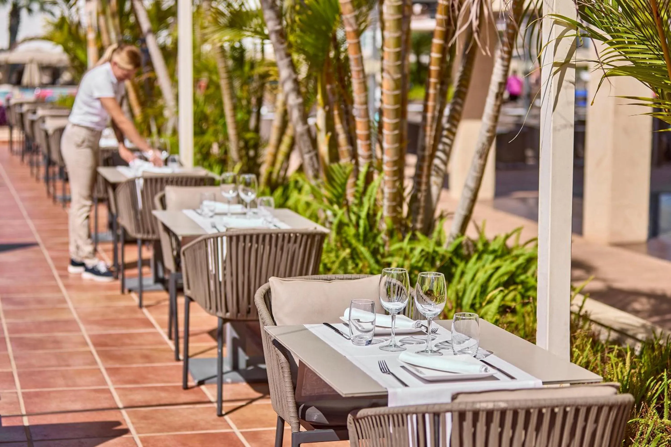 Restaurant/places to eat in Zafiro Rey Don Jaime