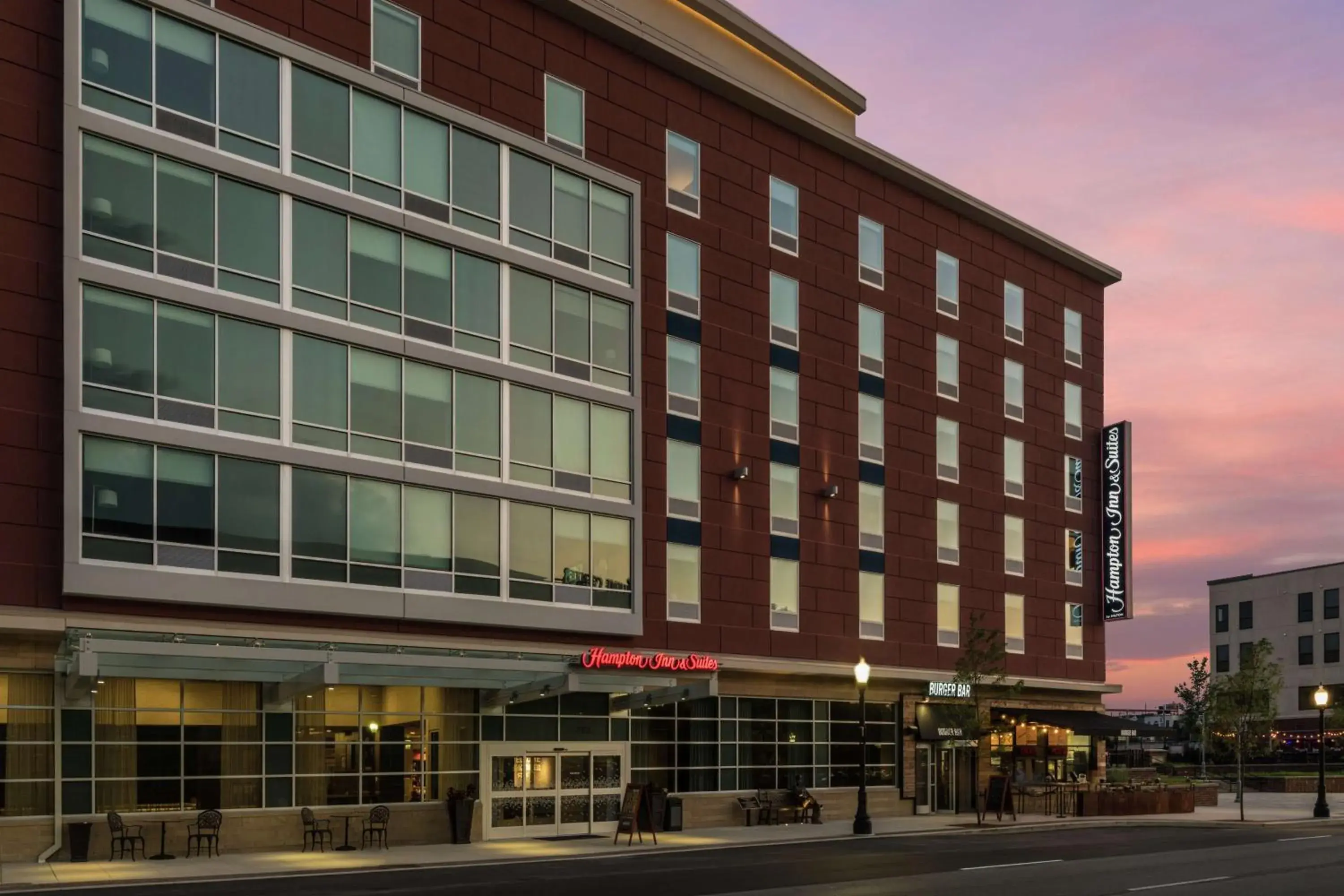 Property building in Hampton Inn & Suites Fort Wayne Downtown Property building in Hampton Inn & Suites Fort Wayne Downtown