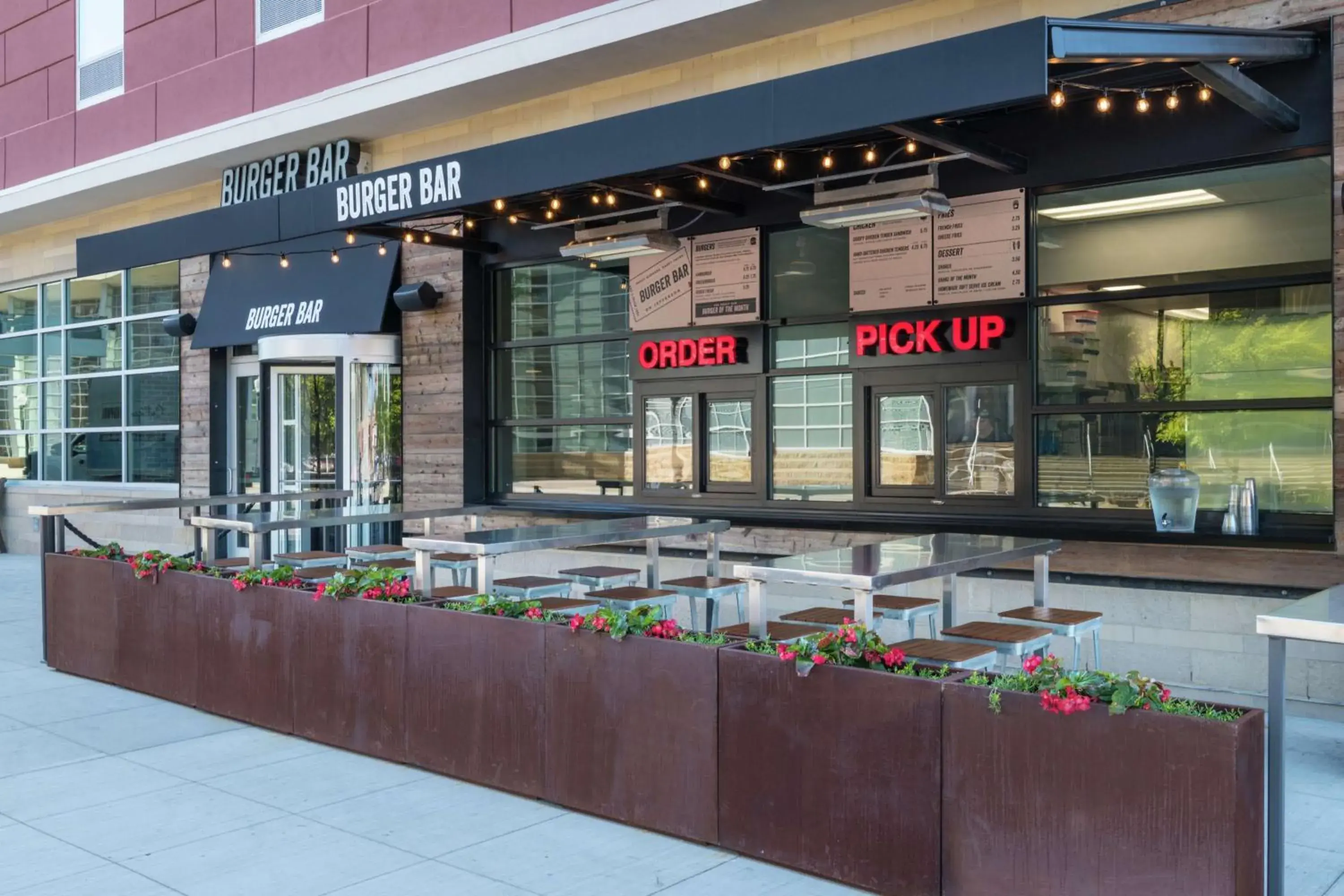 Restaurant/places to eat in Hampton Inn & Suites Fort Wayne Downtown Restaurant/places to eat in Hampton Inn & Suites Fort Wayne Downtown