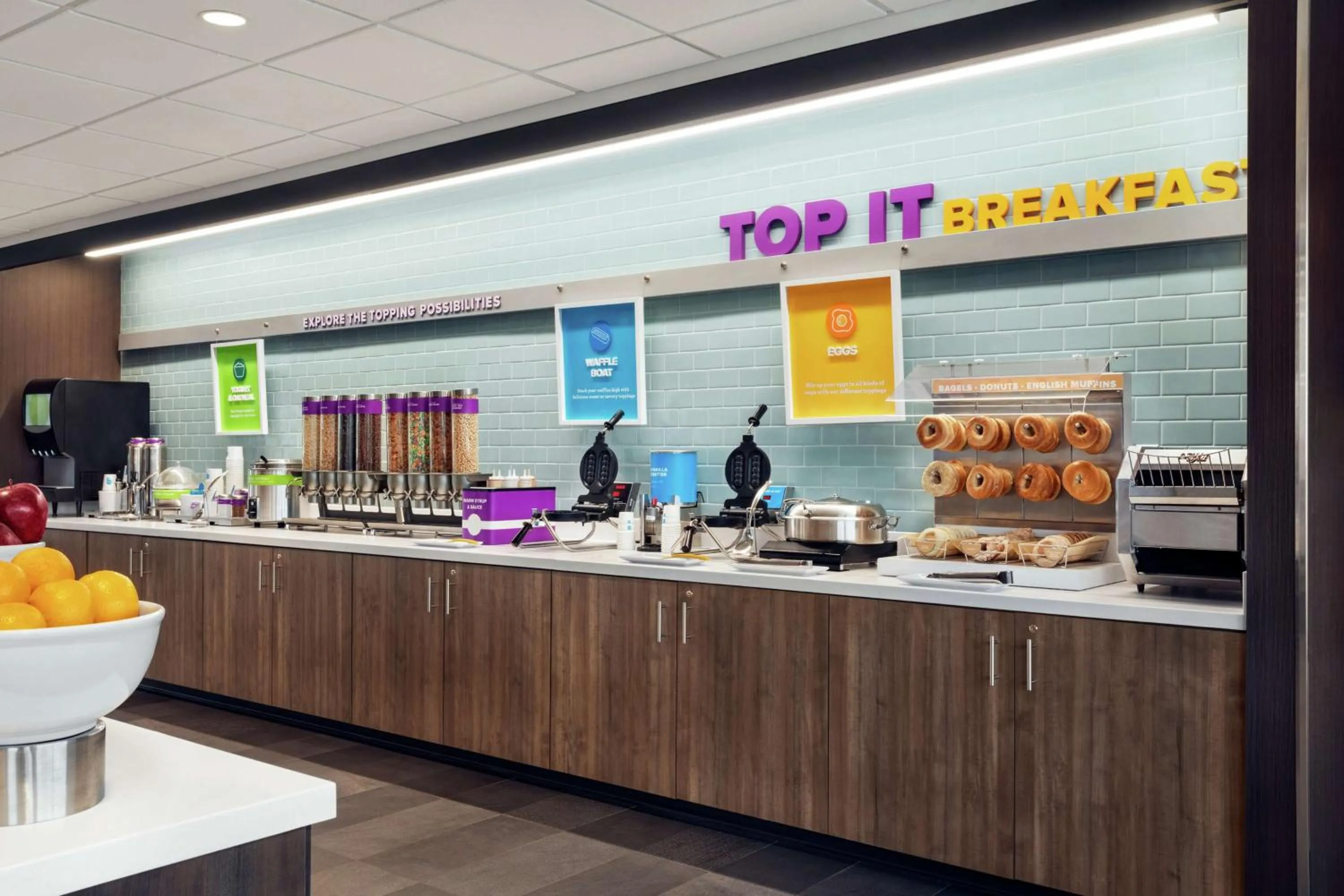 Breakfast in Tru By Hilton Milwaukee Brookfield