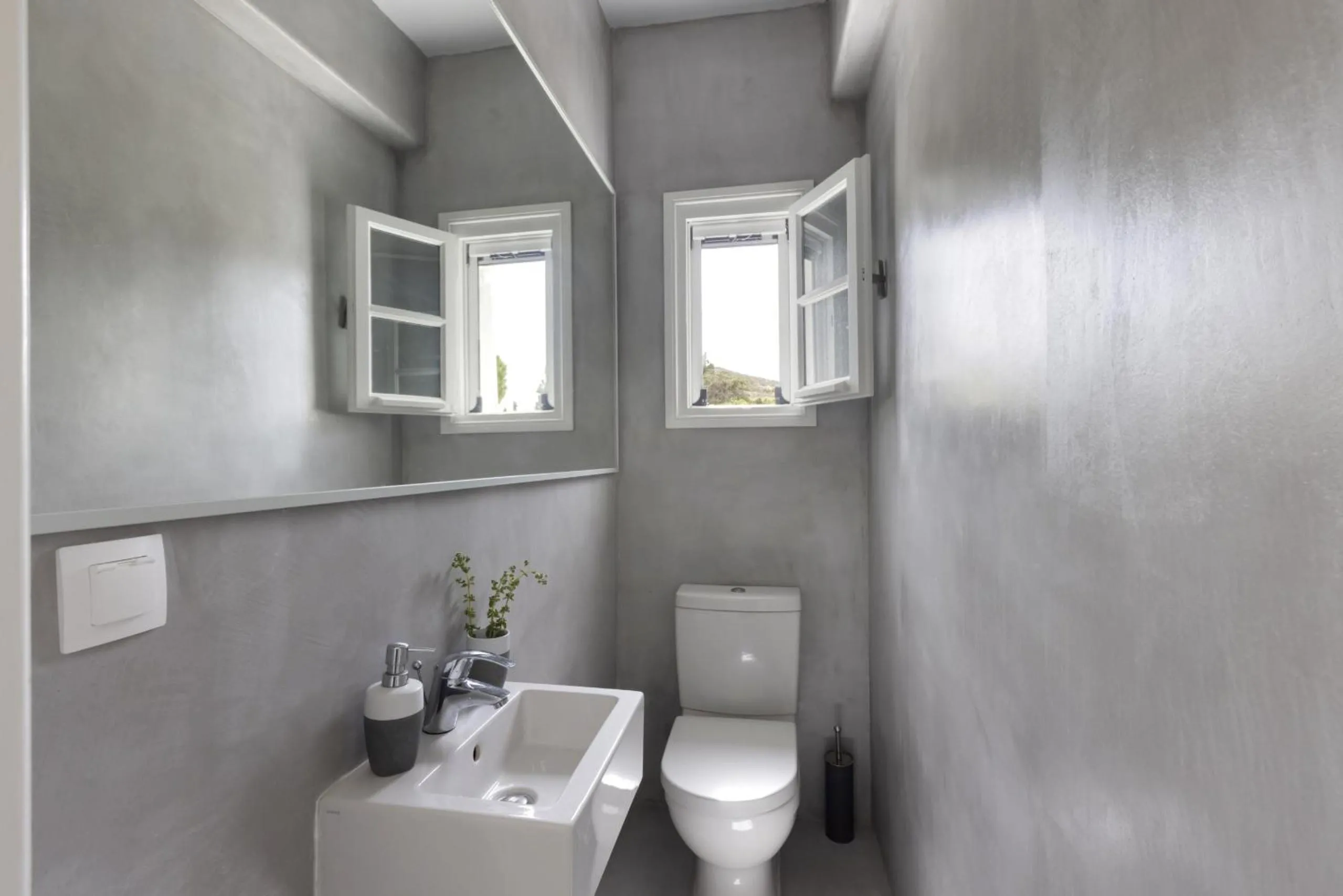 Bathroom in Villa Alkyoni · Beautiful 8-person Family Villa with Great Views