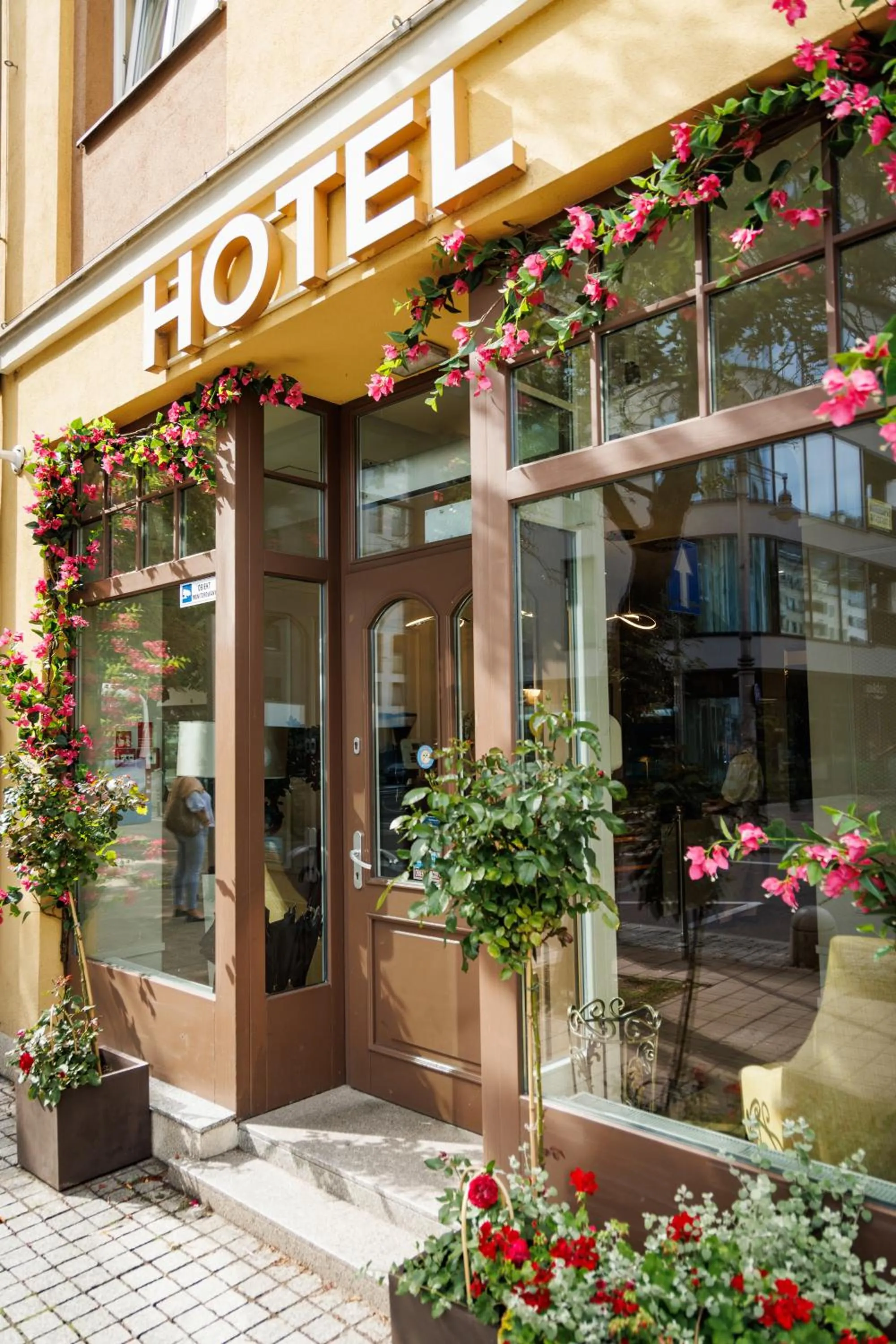 Property building in Jakubowy Hotel