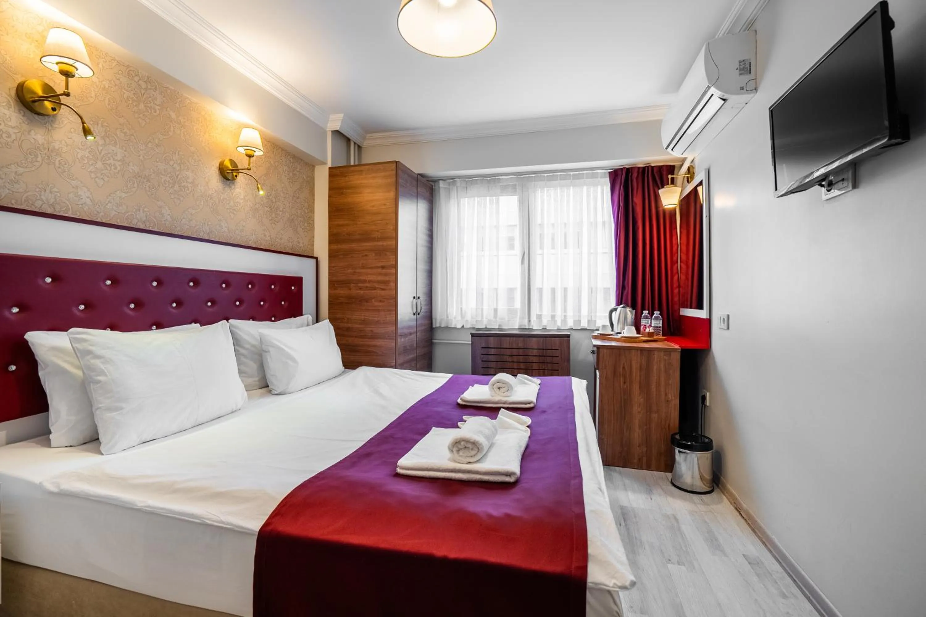 Bedroom, Bed in Cihangir Palace Hotel