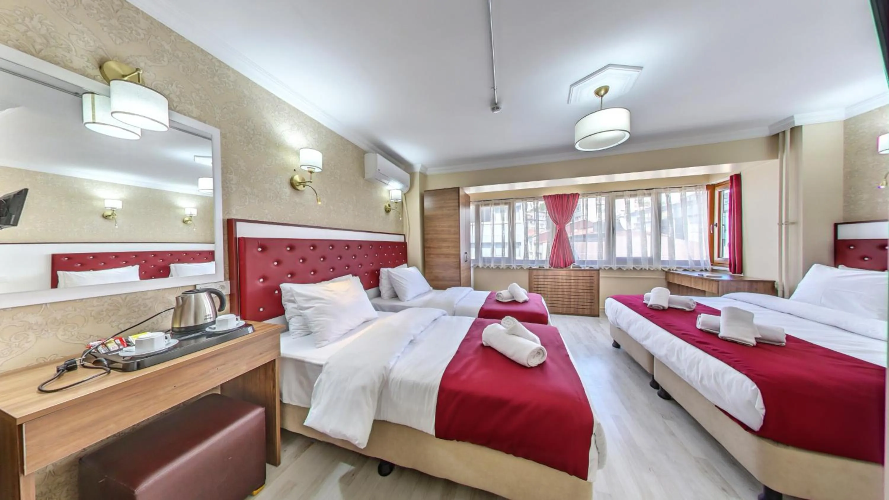 Photo of the whole room, Bed in Cihangir Palace Hotel