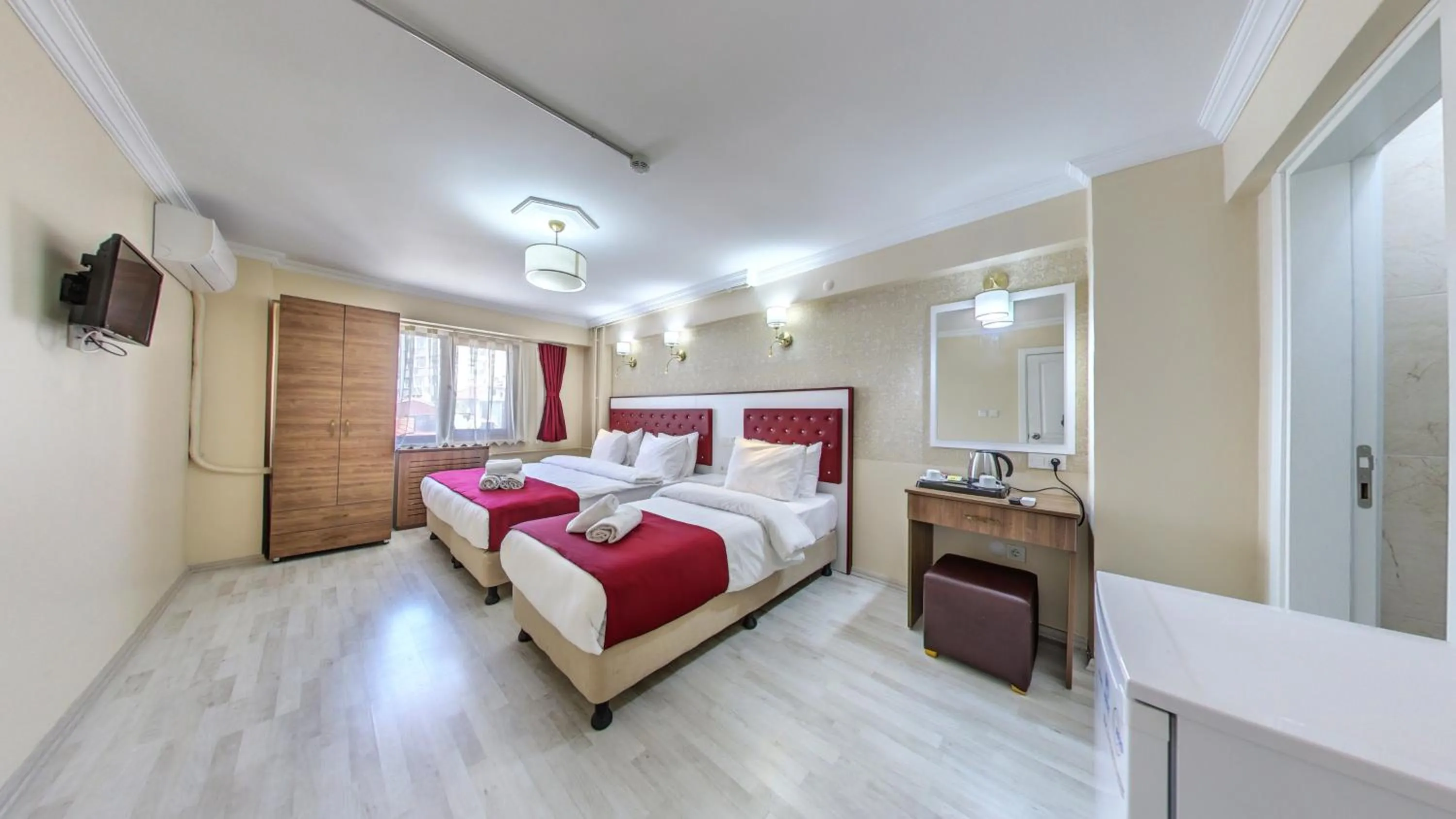 Bed in Cihangir Palace Hotel