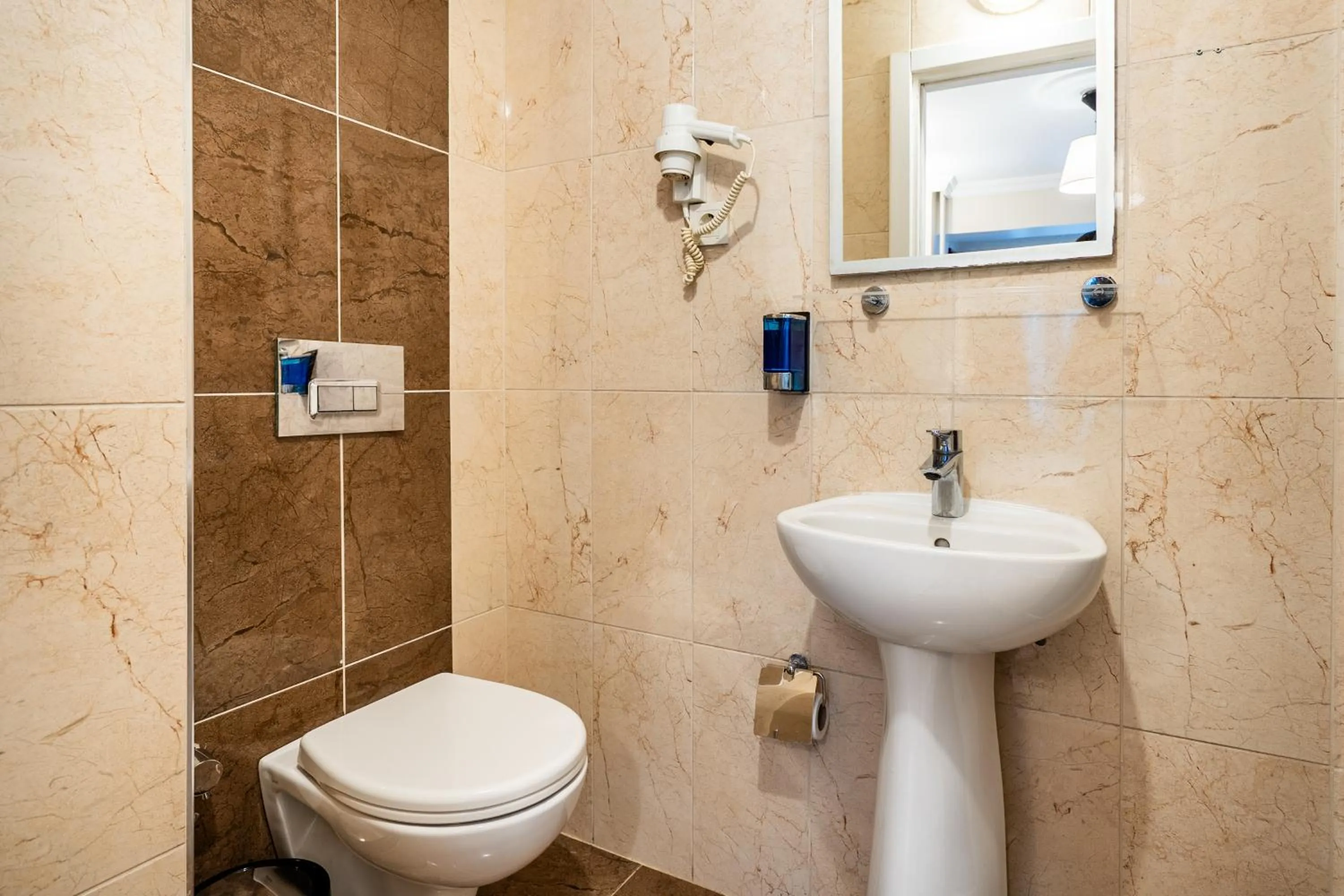 Bathroom in Cihangir Palace Hotel