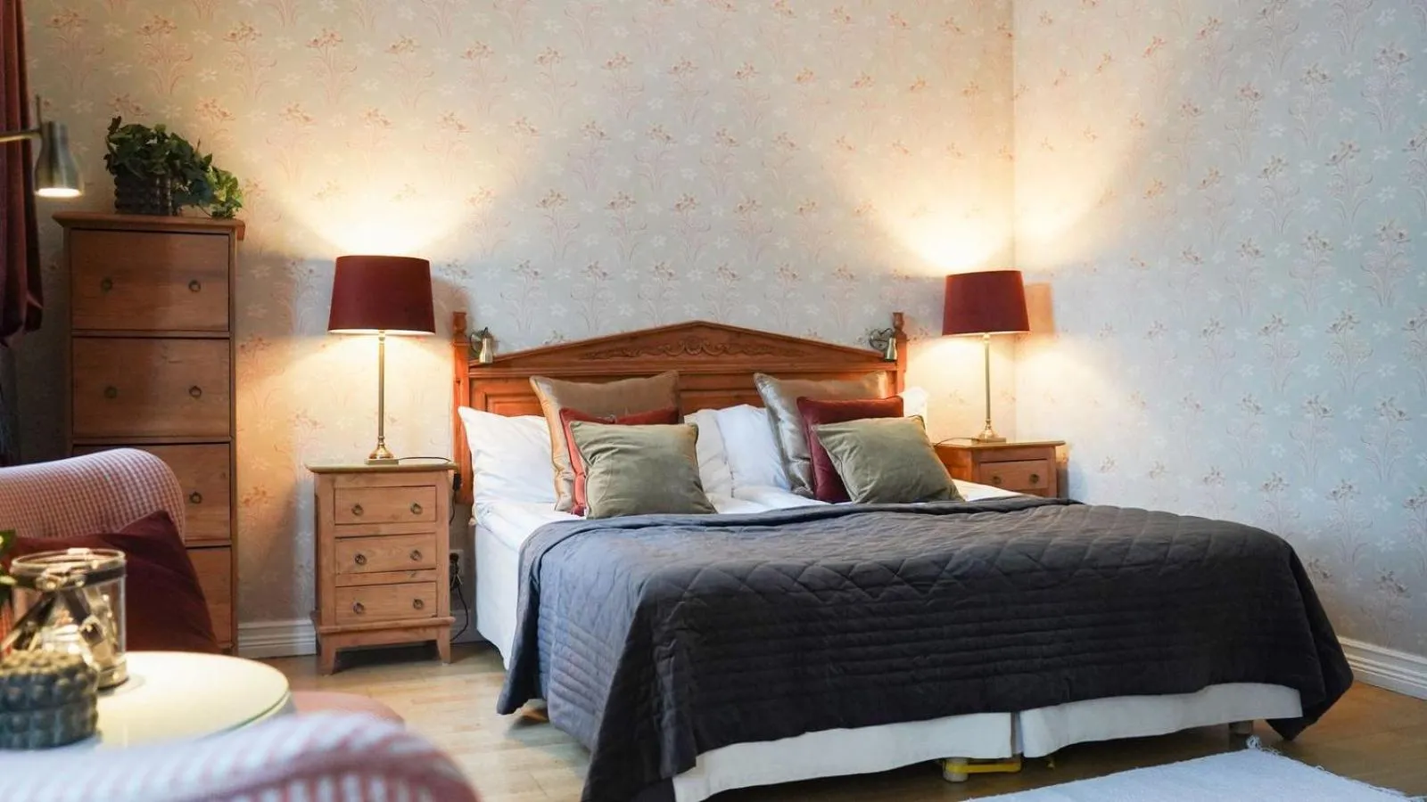 Bed in Hennickehammars Herrgård