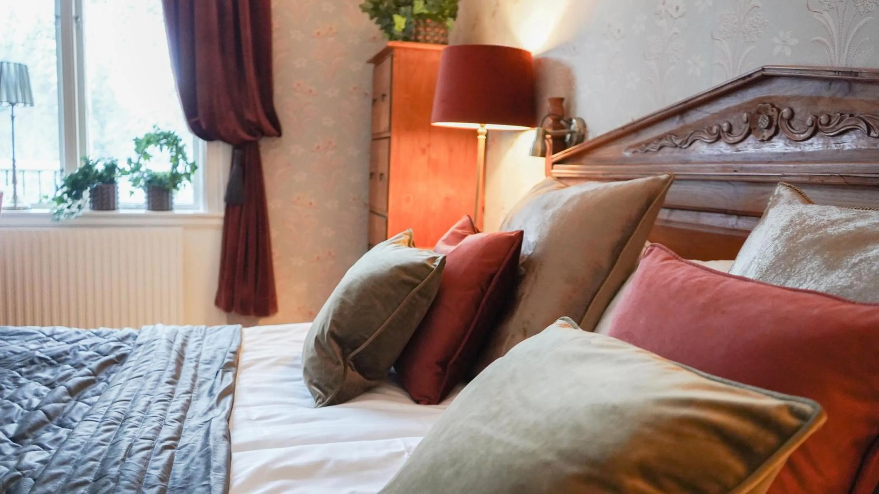 Bed in Hennickehammars Herrgård