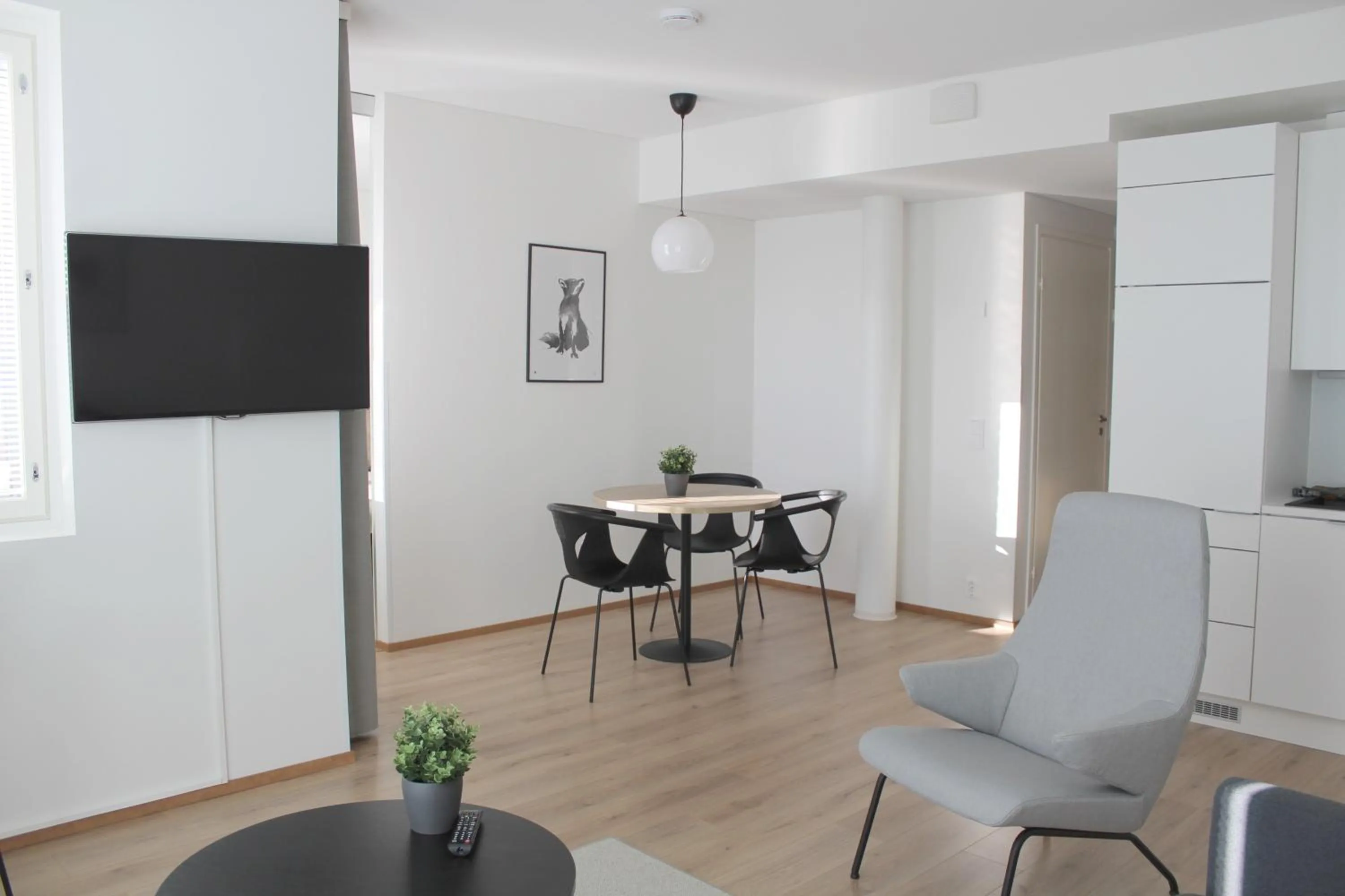 TV and multimedia in Forenom Serviced Apartments Rovaniemi Valtakatu