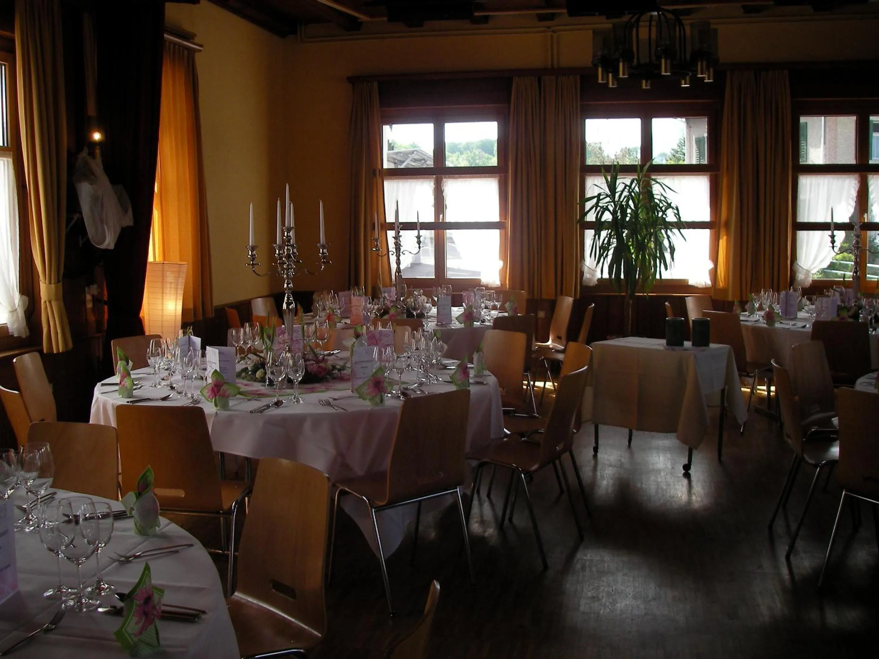 Restaurant/Places to Eat in Hotel Restaurant Sternen