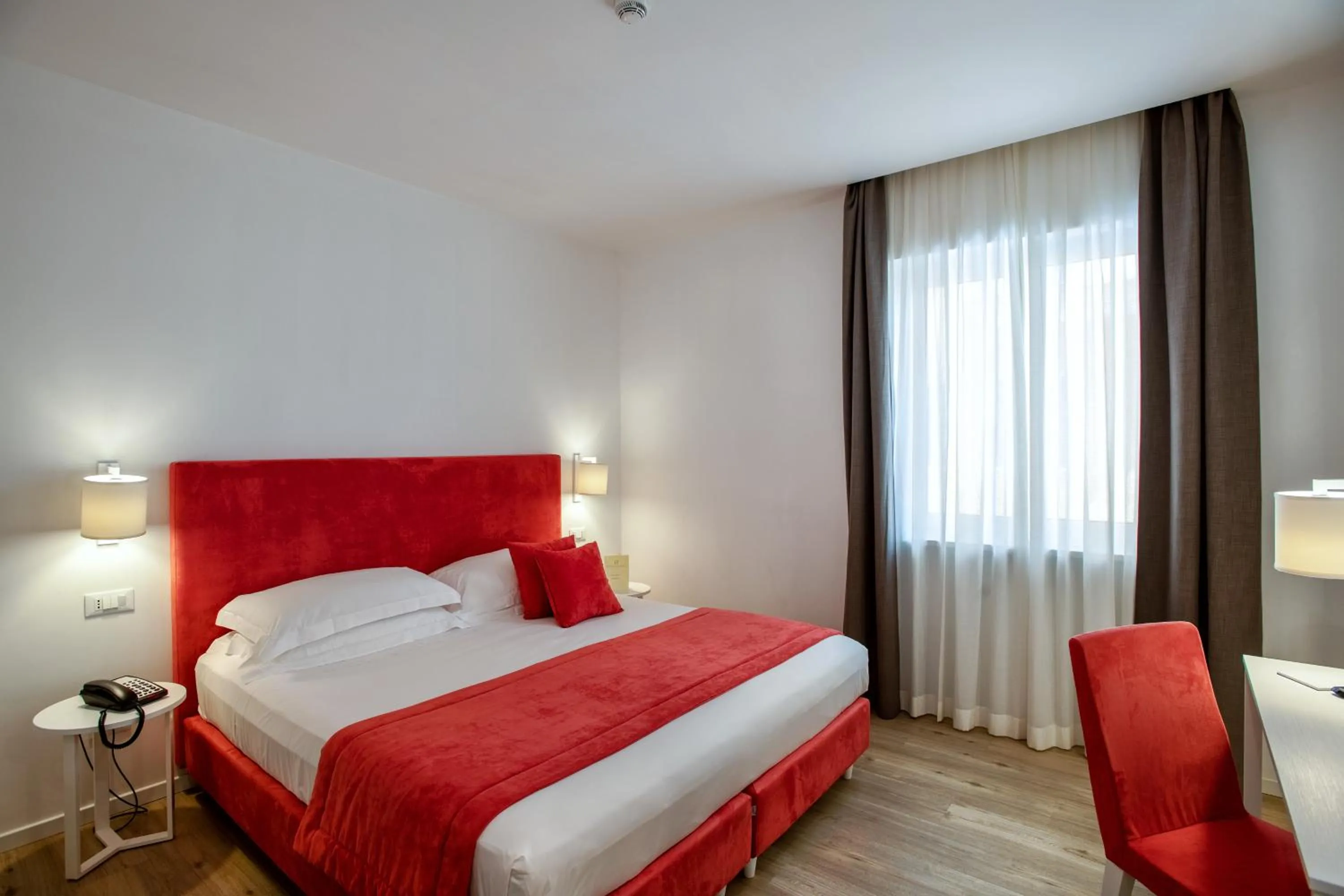 Photo of the whole room, Bed in Hotel Isabella Sorrento