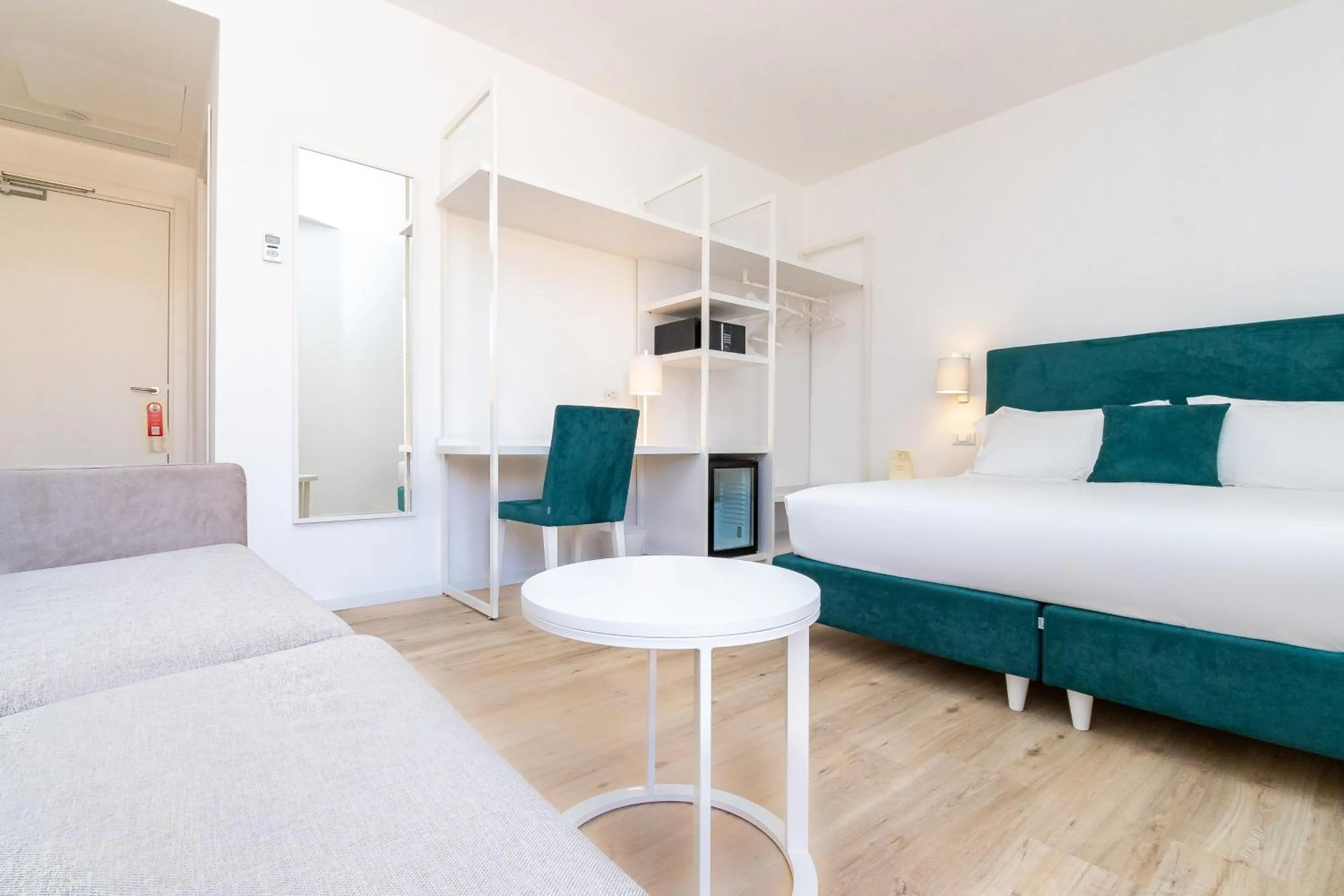 Photo of the whole room, Bed in Hotel Isabella Sorrento