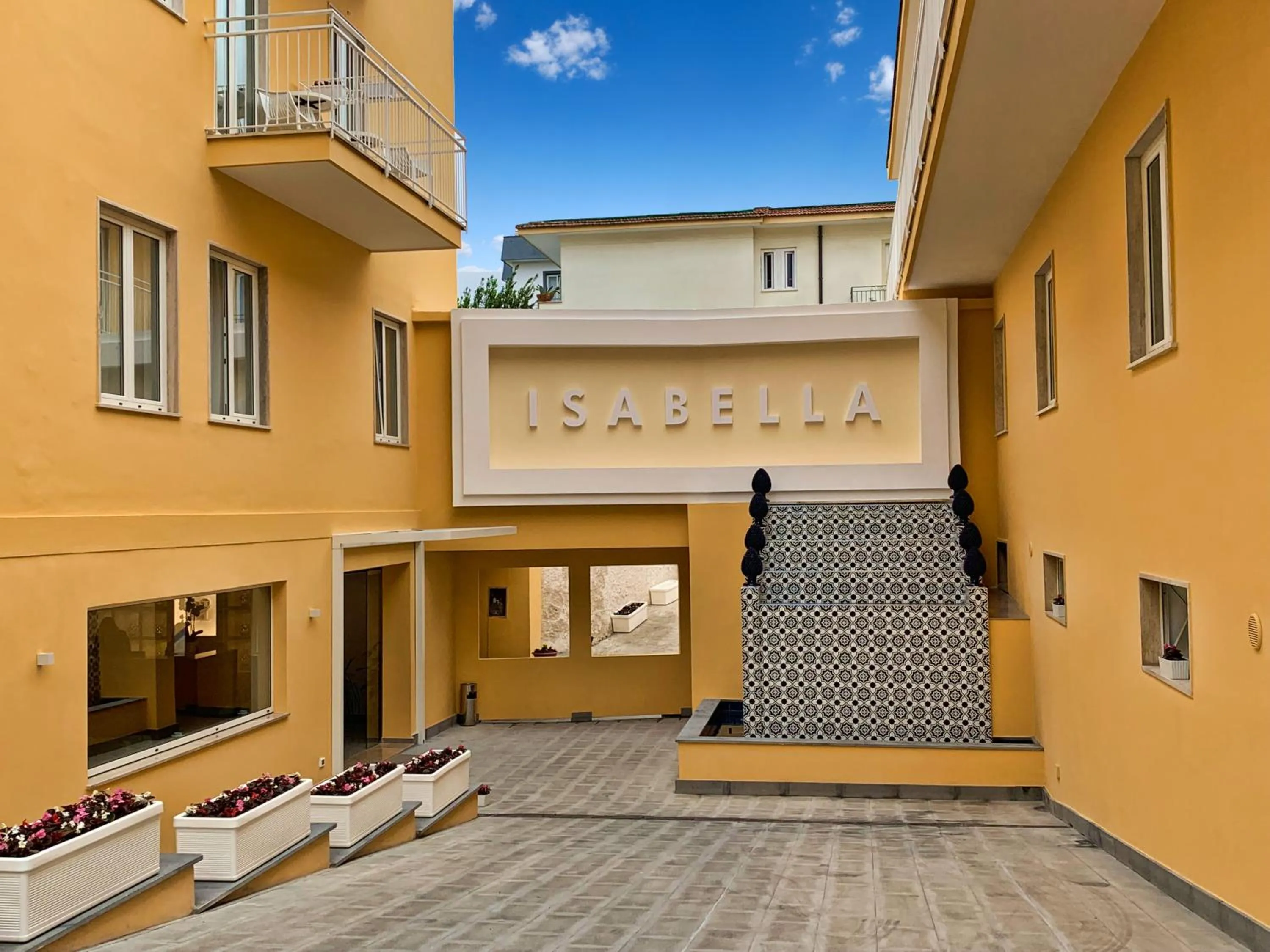 Facade/entrance in Hotel Isabella Sorrento