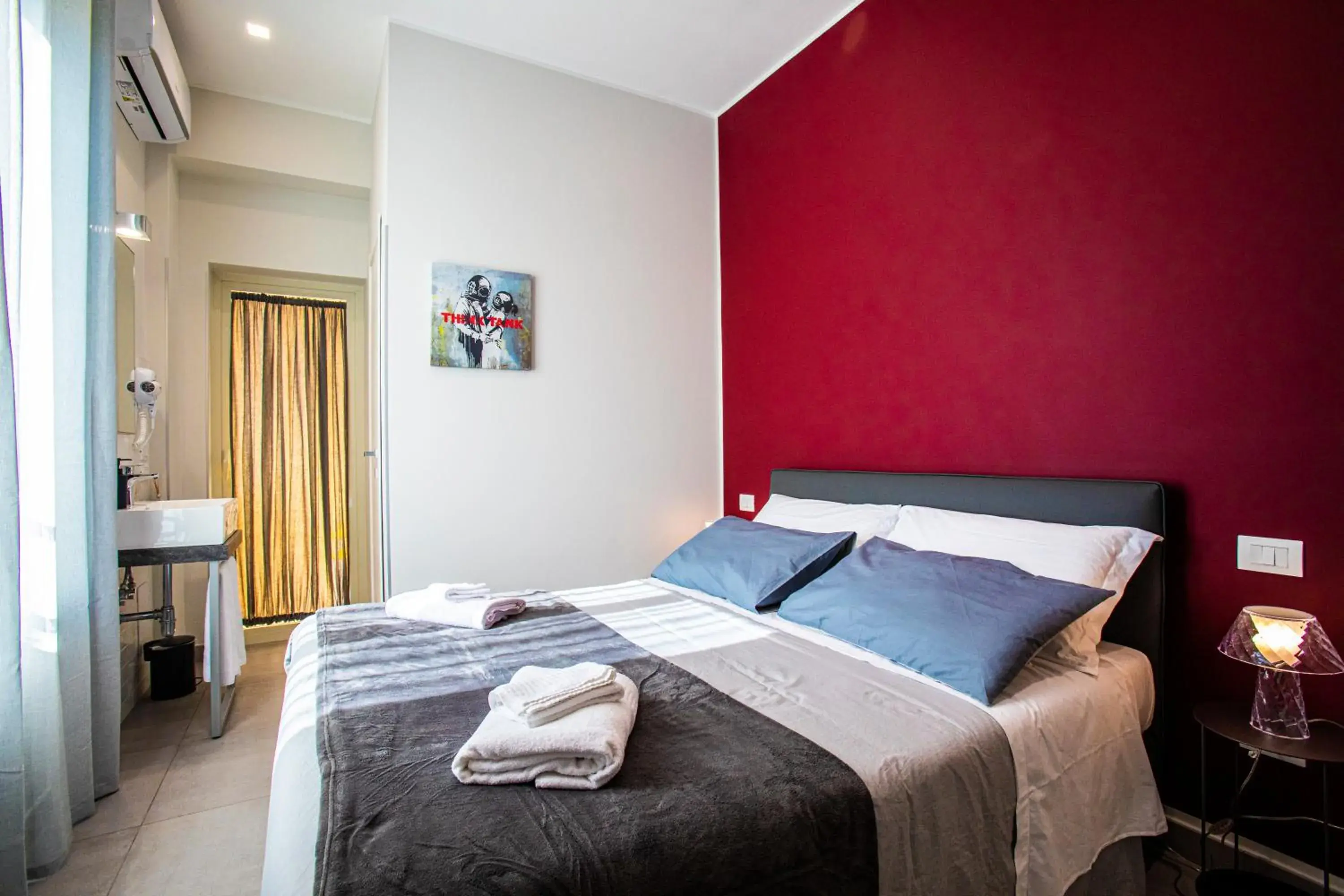 Deluxe Double Room with Balcony in Garibaldi 136 Deluxe Double Room with Balcony in Garibaldi 136