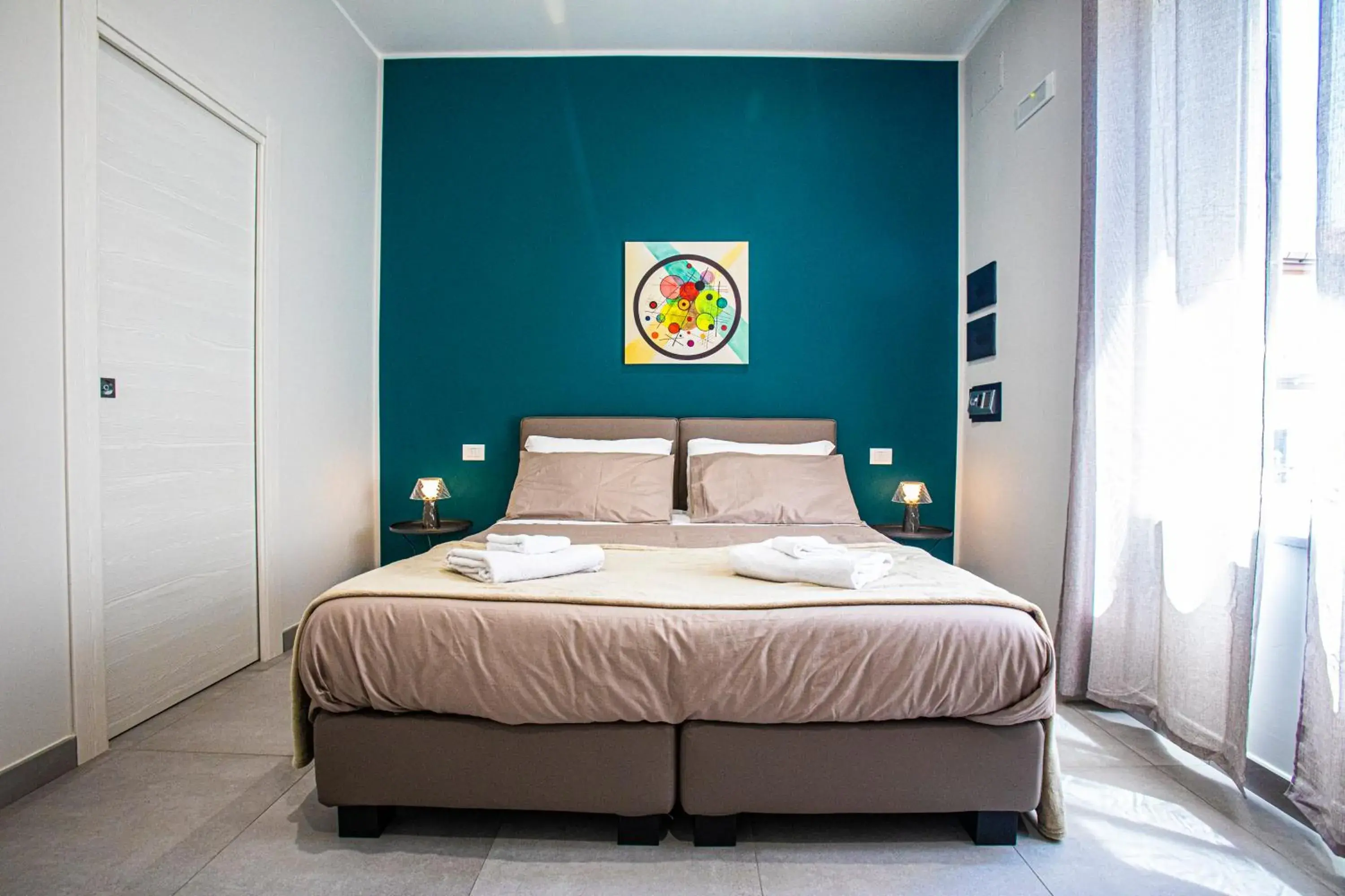 Deluxe Double or Twin Room in Garibaldi 136 Deluxe Double or Twin Room in Garibaldi 136