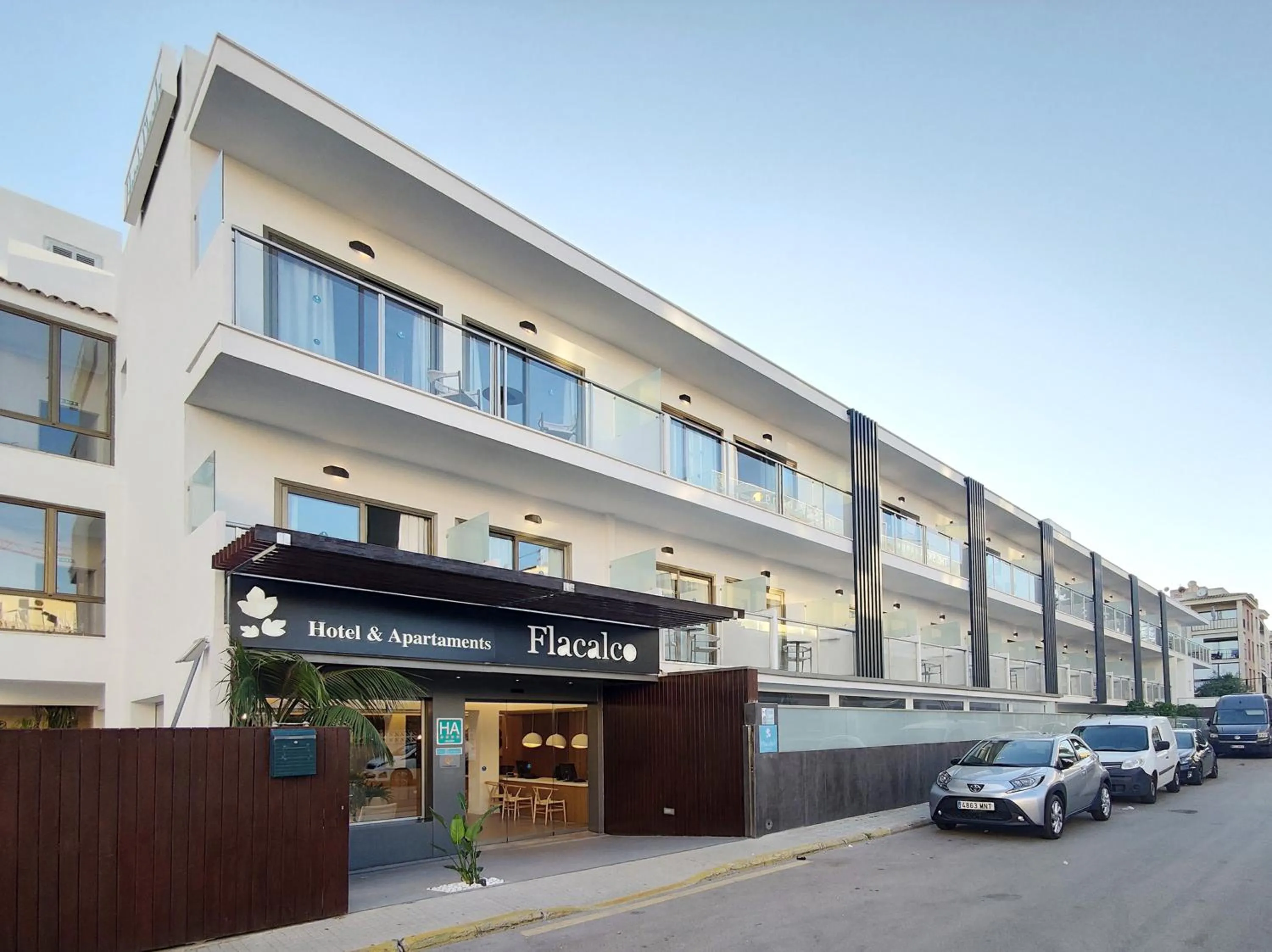 Flacalco Hotel & Apartments