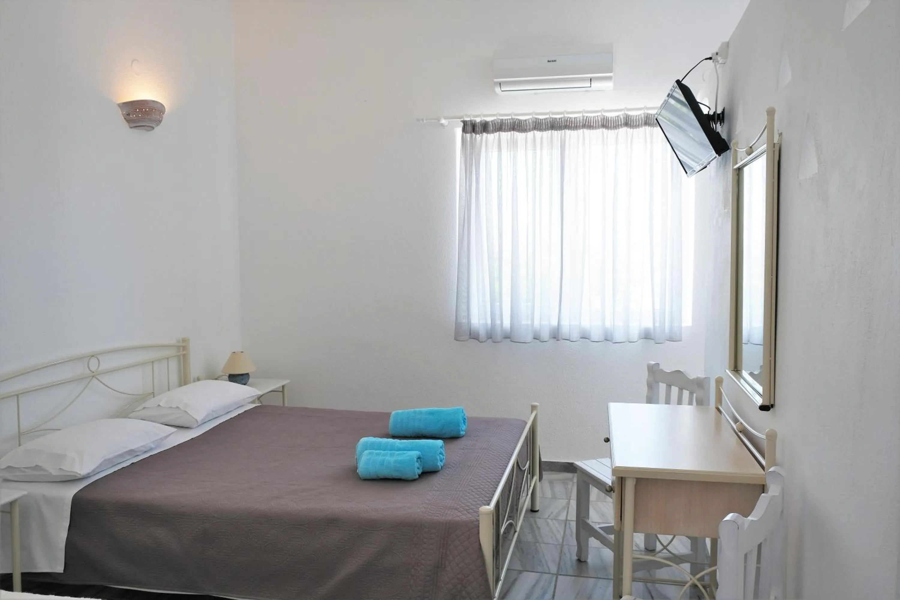 Bedroom, Bed in Bungalows Marina