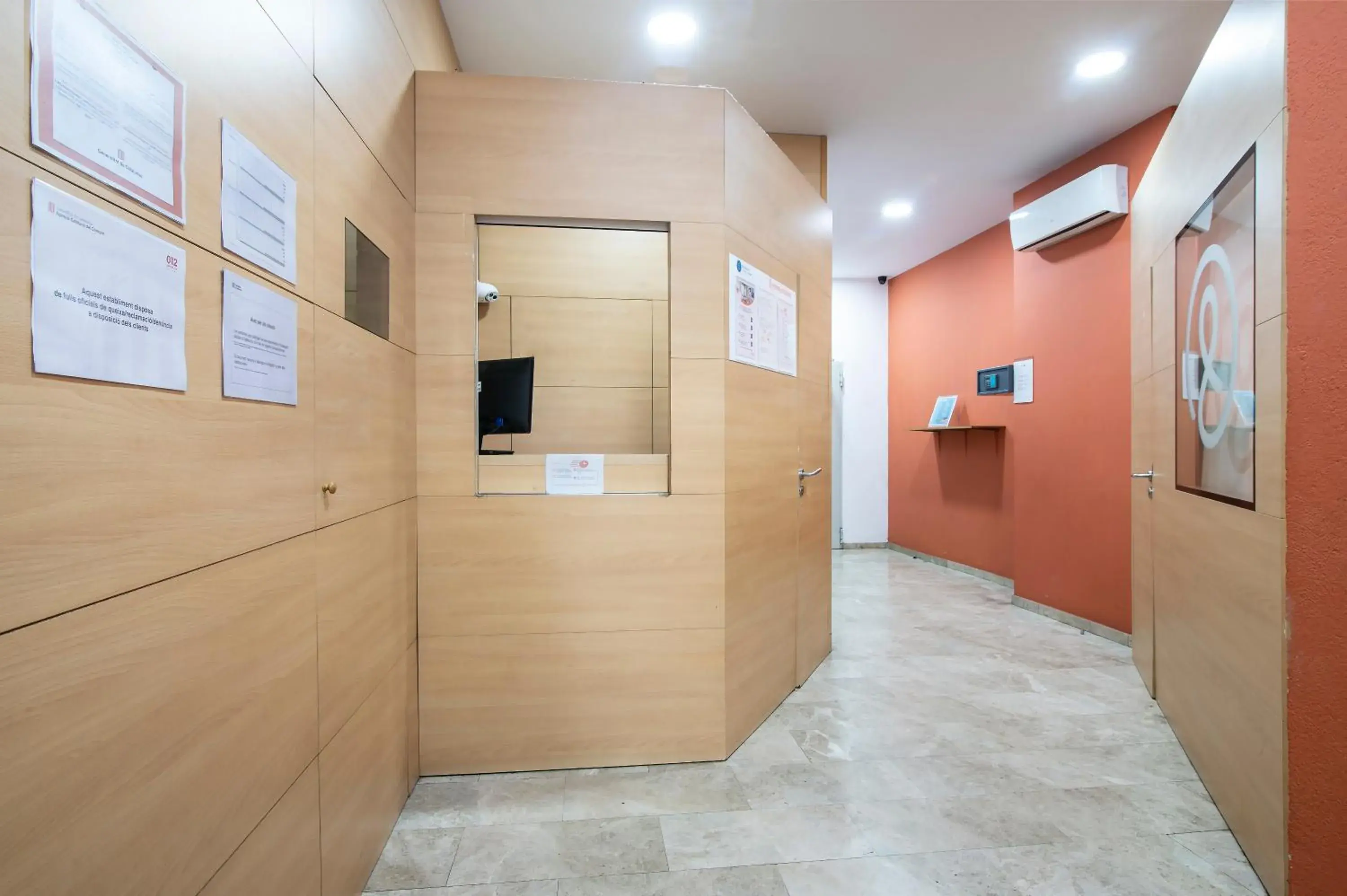 Lobby or reception in Pierre & Vacances Barcelona Sants Lobby or reception in Pierre & Vacances Barcelona Sants