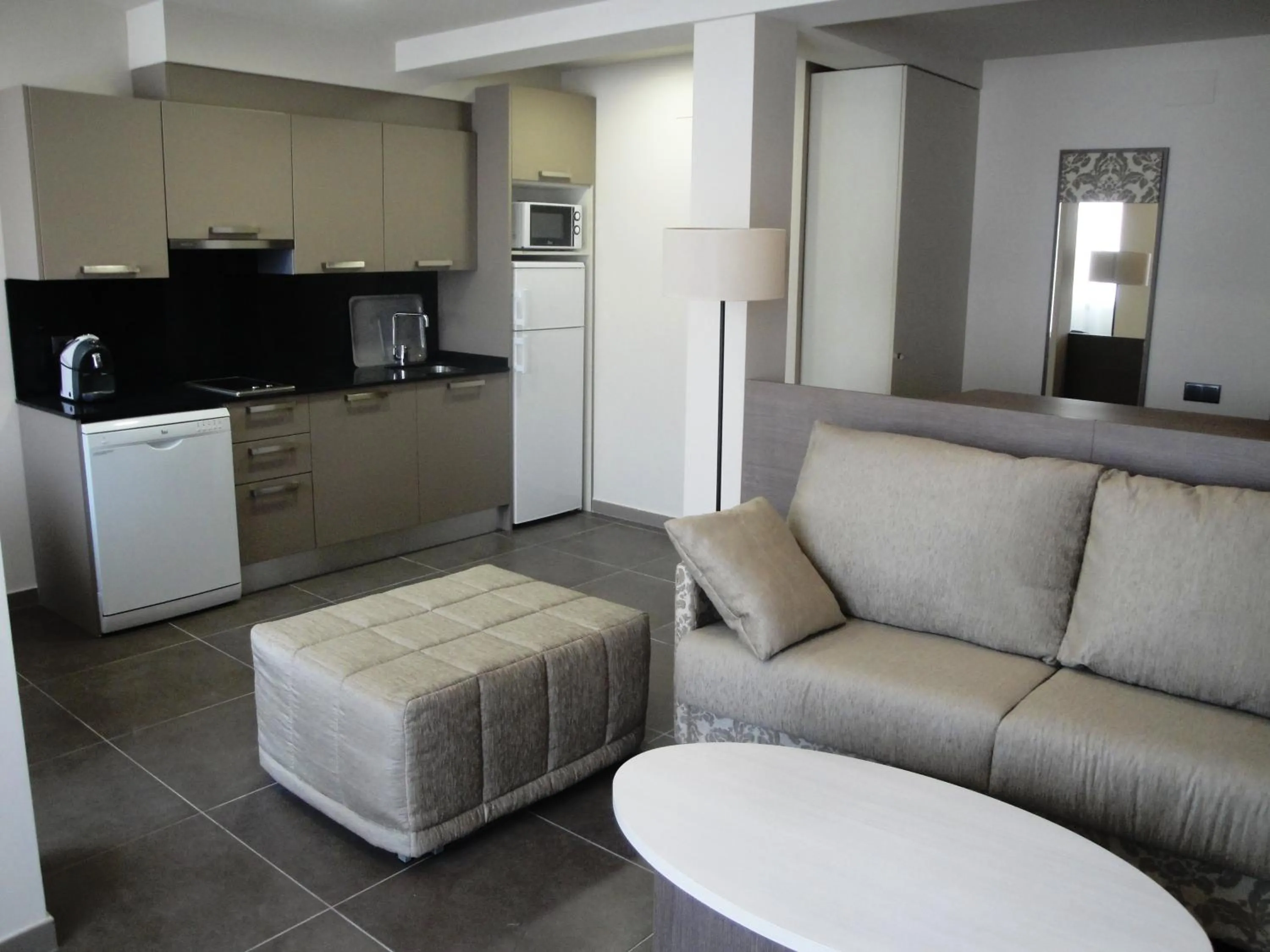 Kitchen or kitchenette in Pierre & Vacances Barcelona Sants