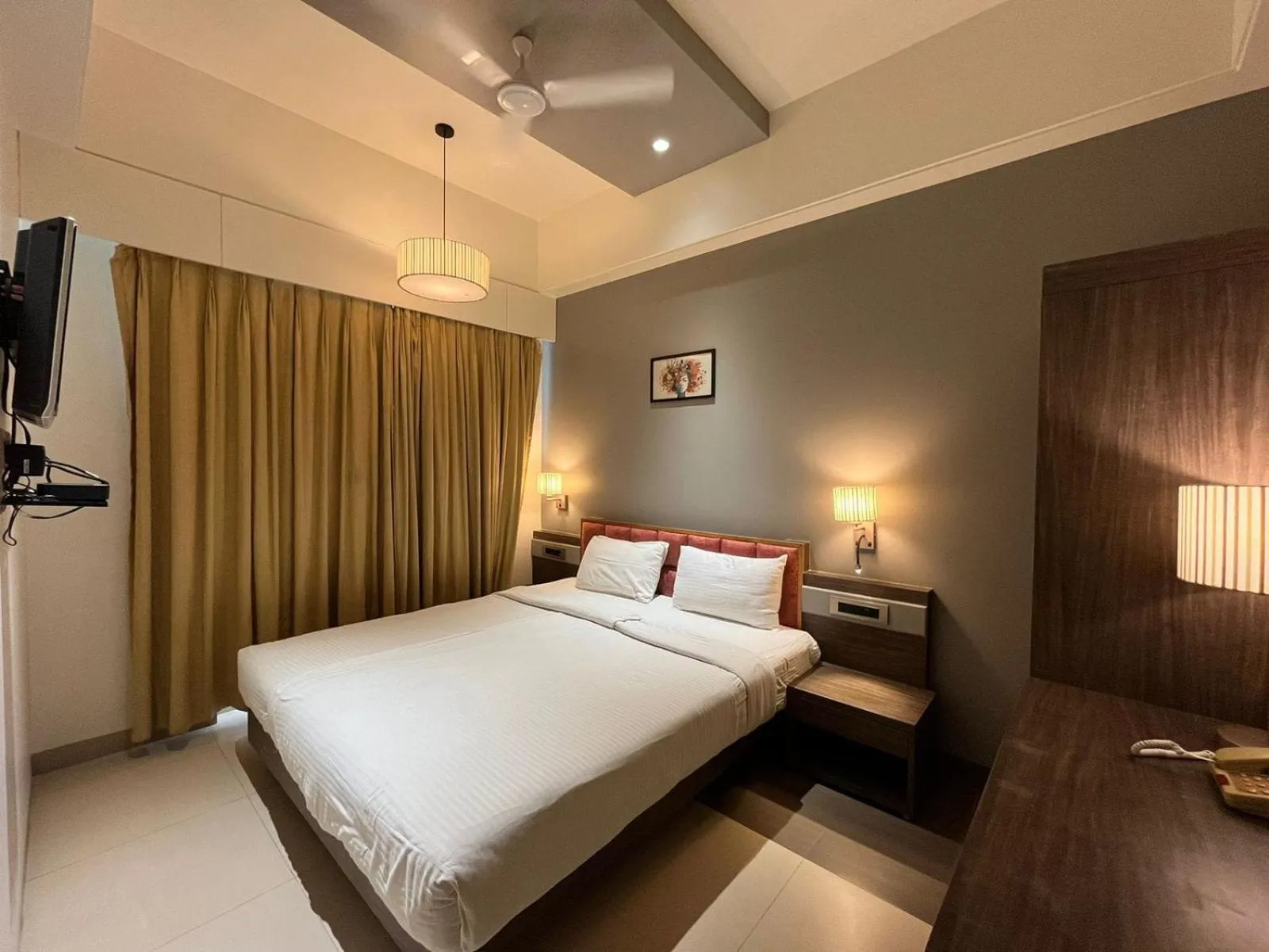 Bed in Hotel Sadanand Regency - Newly Renovated