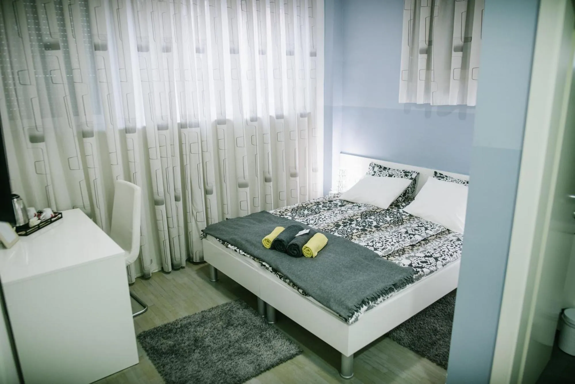 Bed in Hotellux B&B