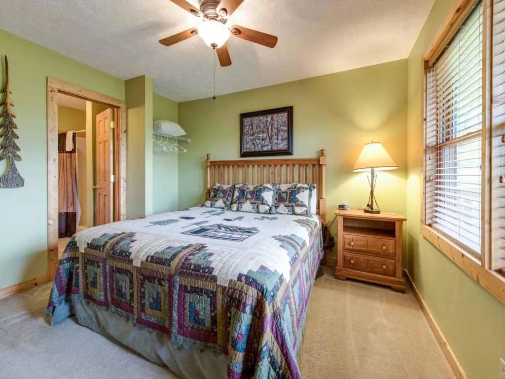 Bedroom, Bed in Highpoint Escape