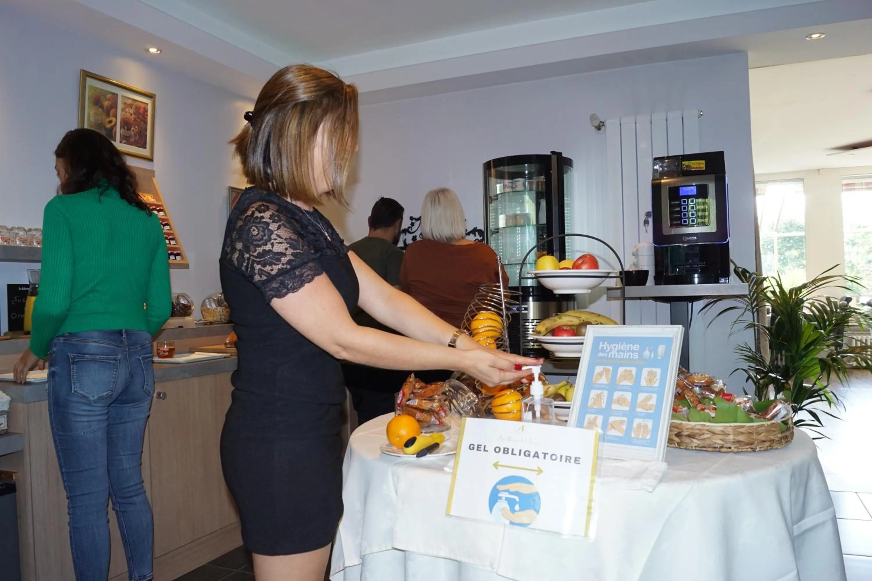 Breakfast in Logis hôtel Aux Berges de l'Aveyron