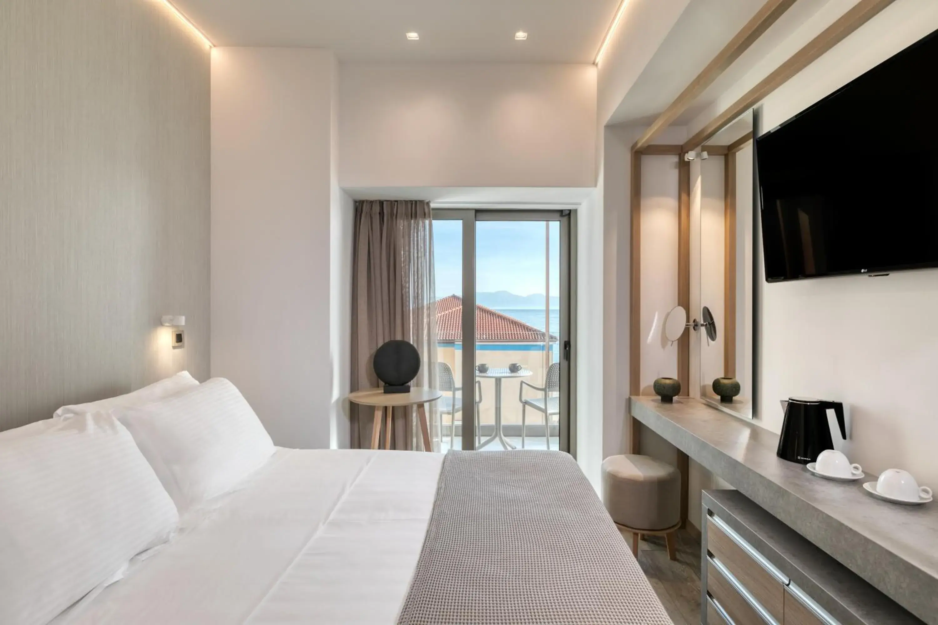 Photo of the whole room, Bed in LAS HOTEL & SPA Photo of the whole room, Bed in LAS HOTEL & SPA