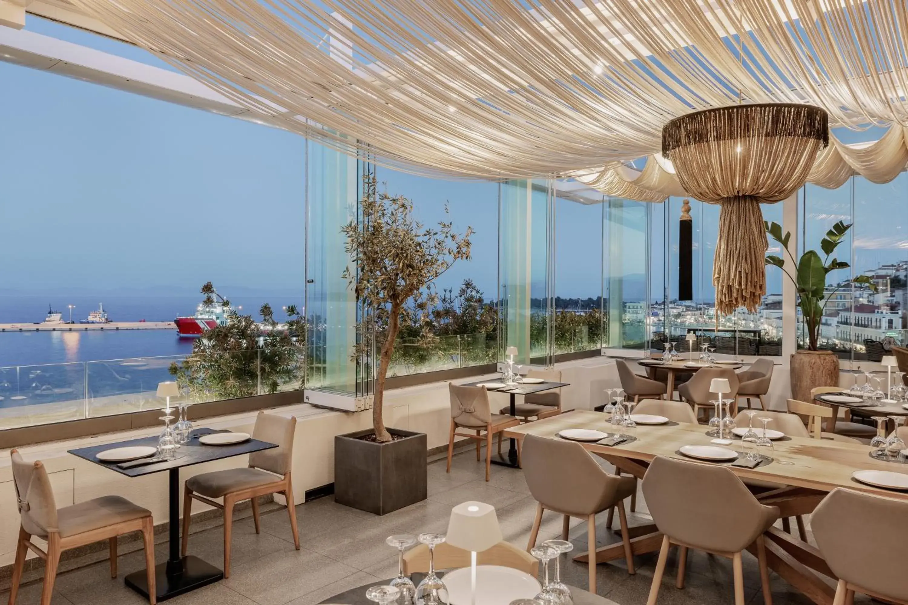 Restaurant/places to eat in LAS HOTEL & SPA Restaurant/places to eat in LAS HOTEL & SPA