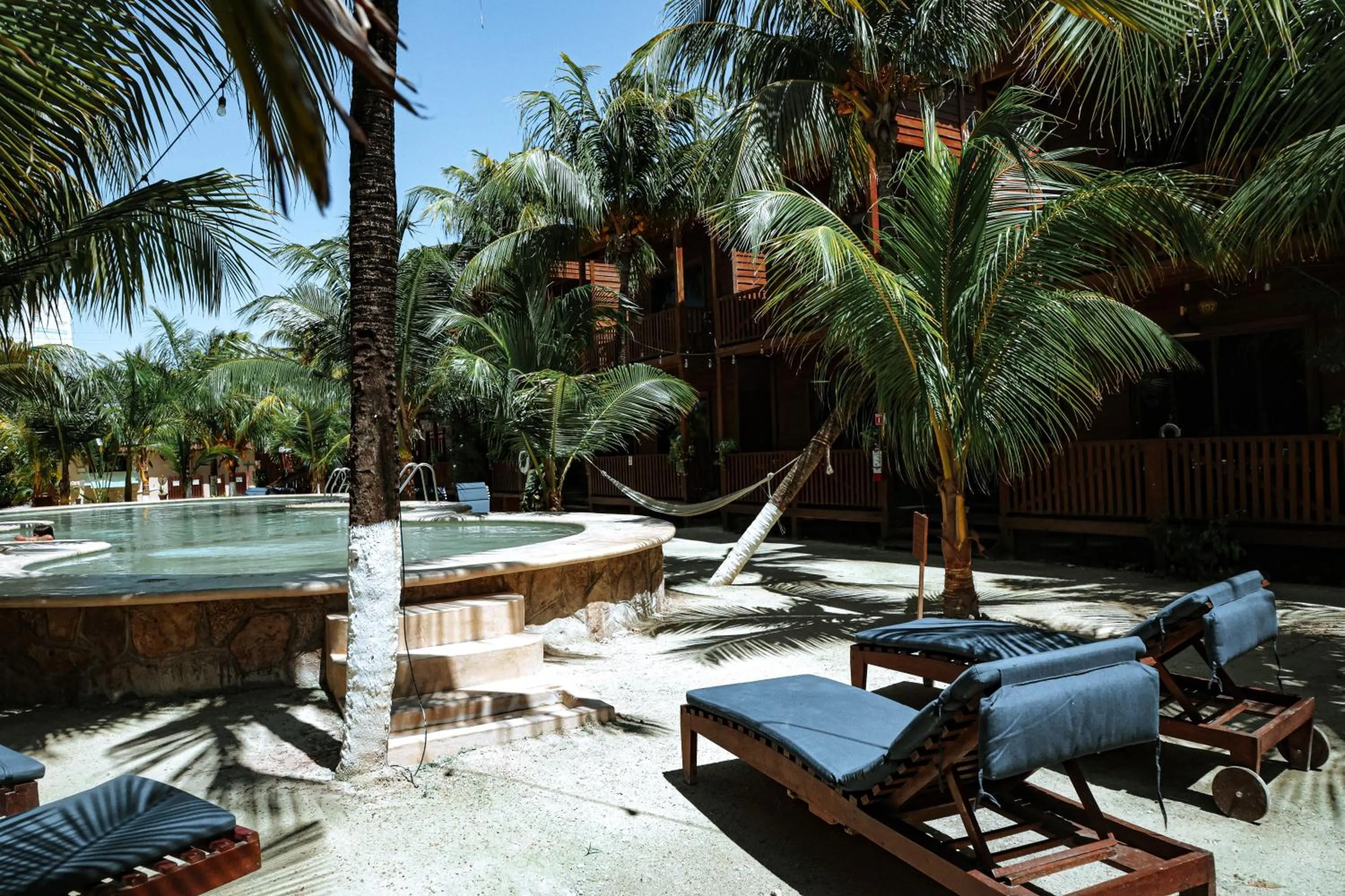 Swimming pool in Coconut by ÓOL Hotels