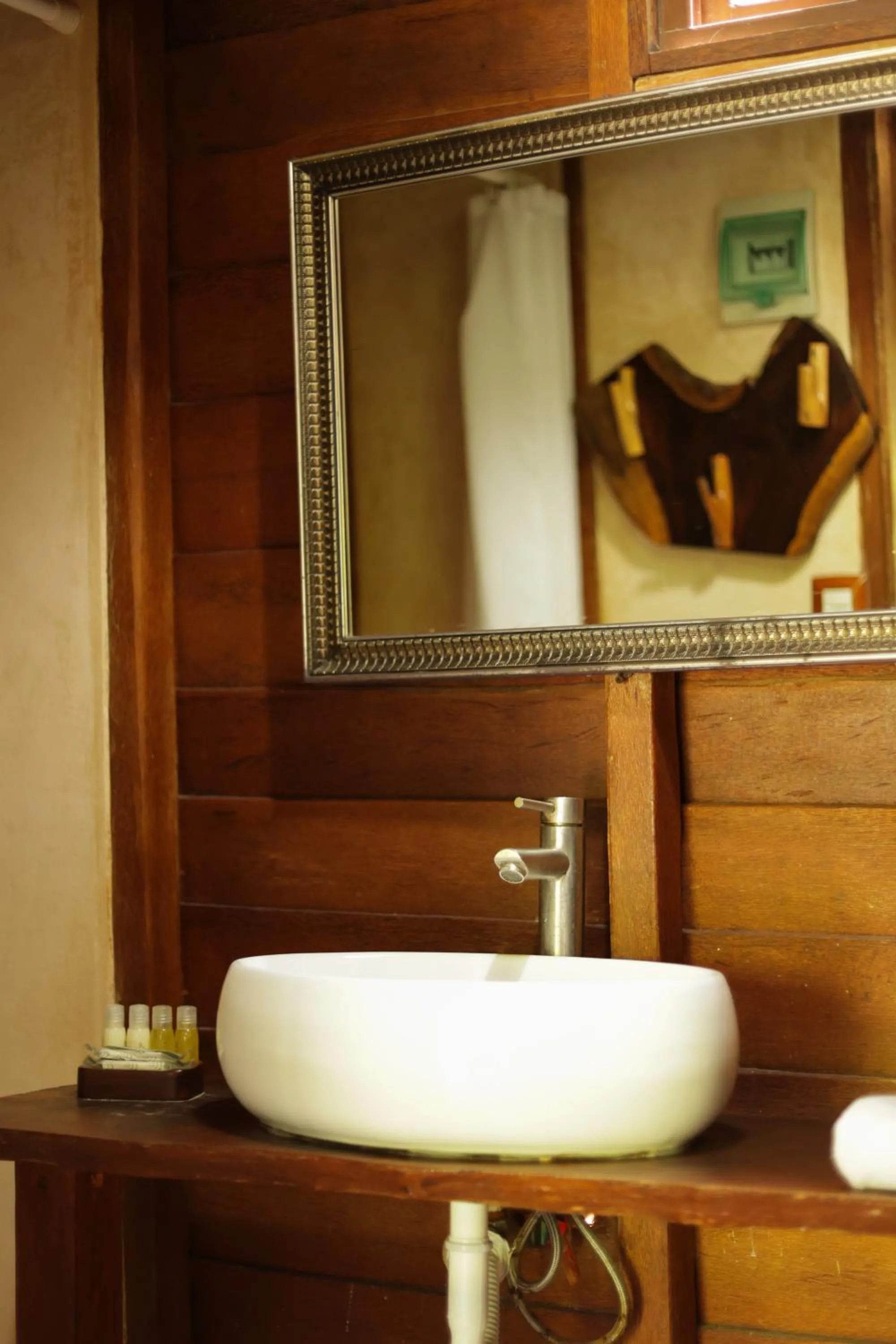 Bathroom in Coconut by ÓOL Hotels