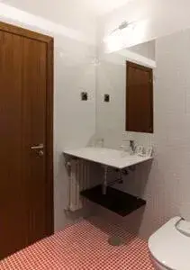 Quadruple Room in Hotel Millan Quadruple Room in Hotel Millan