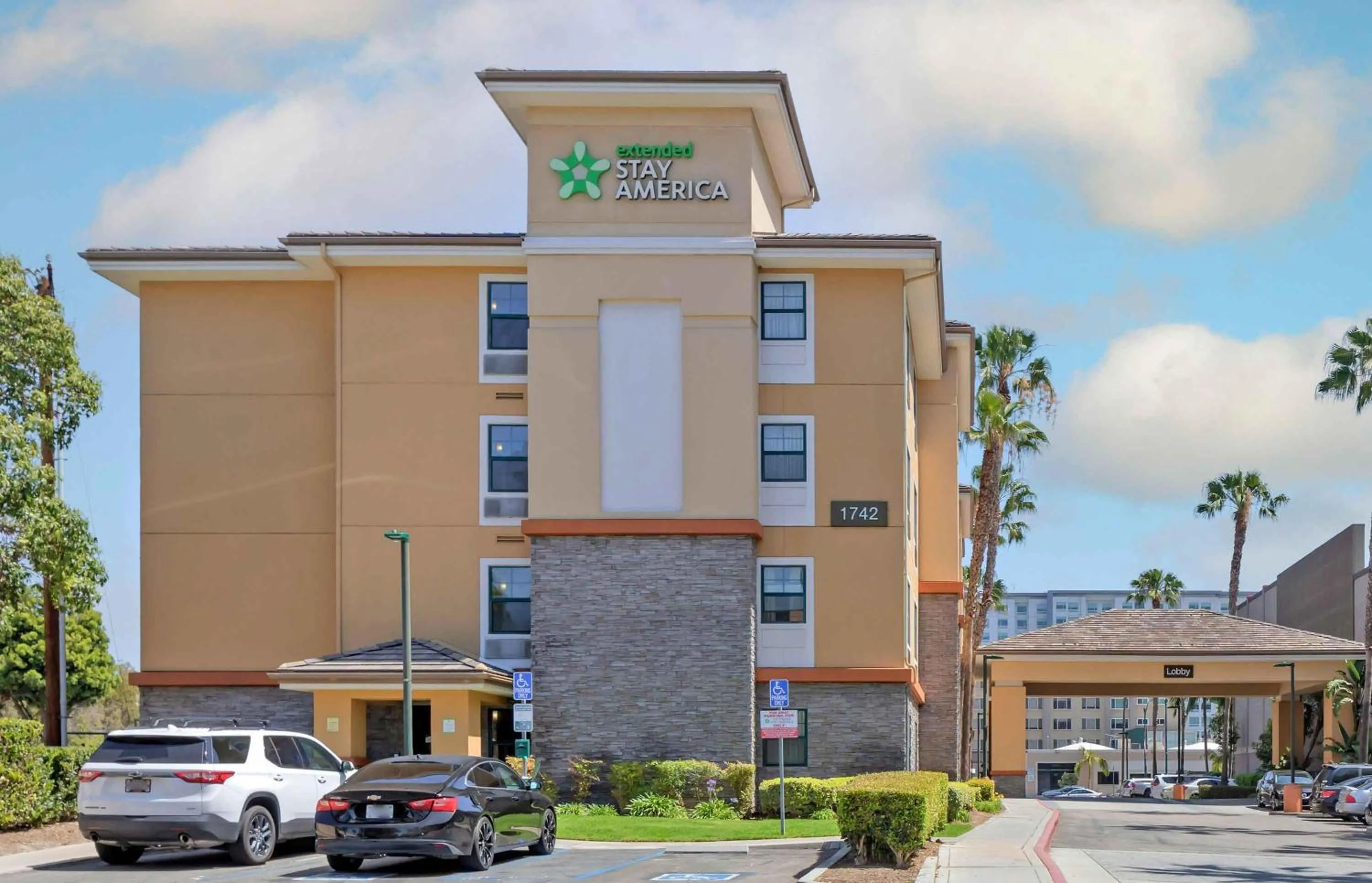 Property building in Extended Stay America Suites - Orange County - Anaheim Convention Center