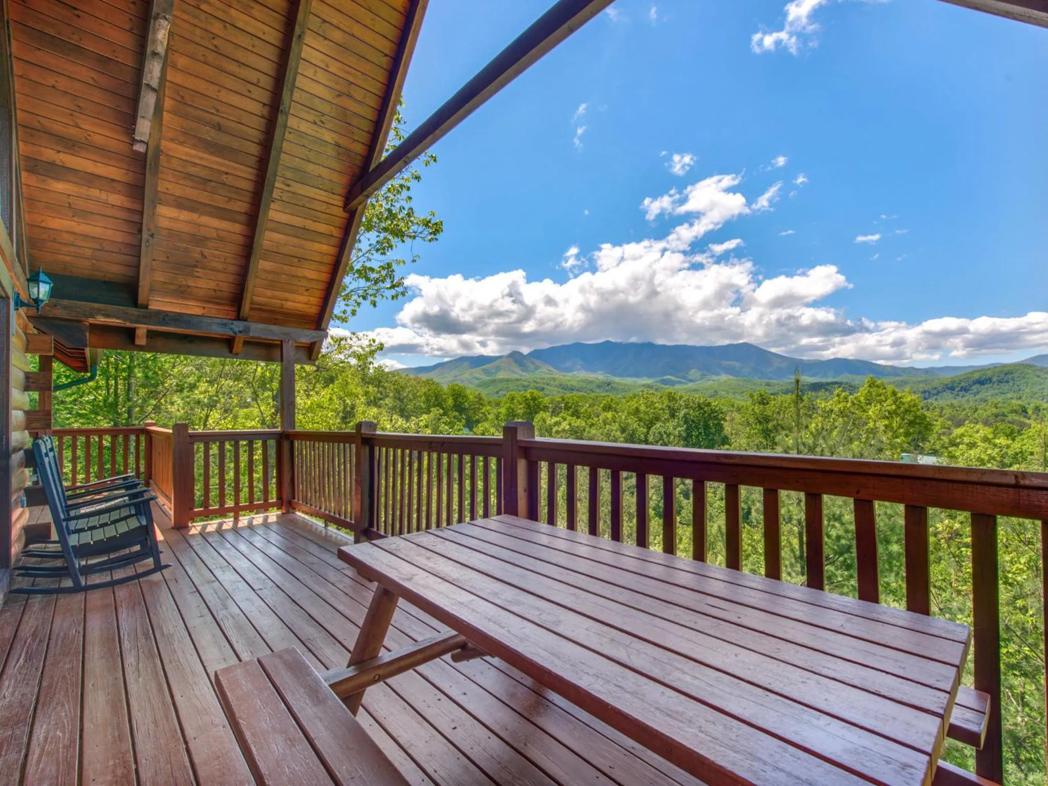 Property building in Eagles Point Lodge