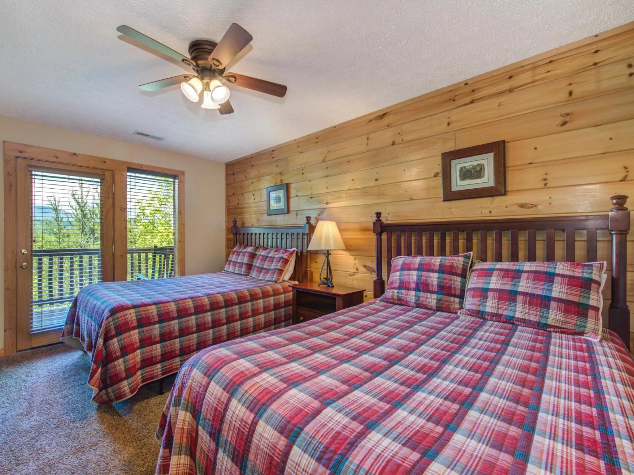 Bedroom, Bed in Eagles Point Lodge