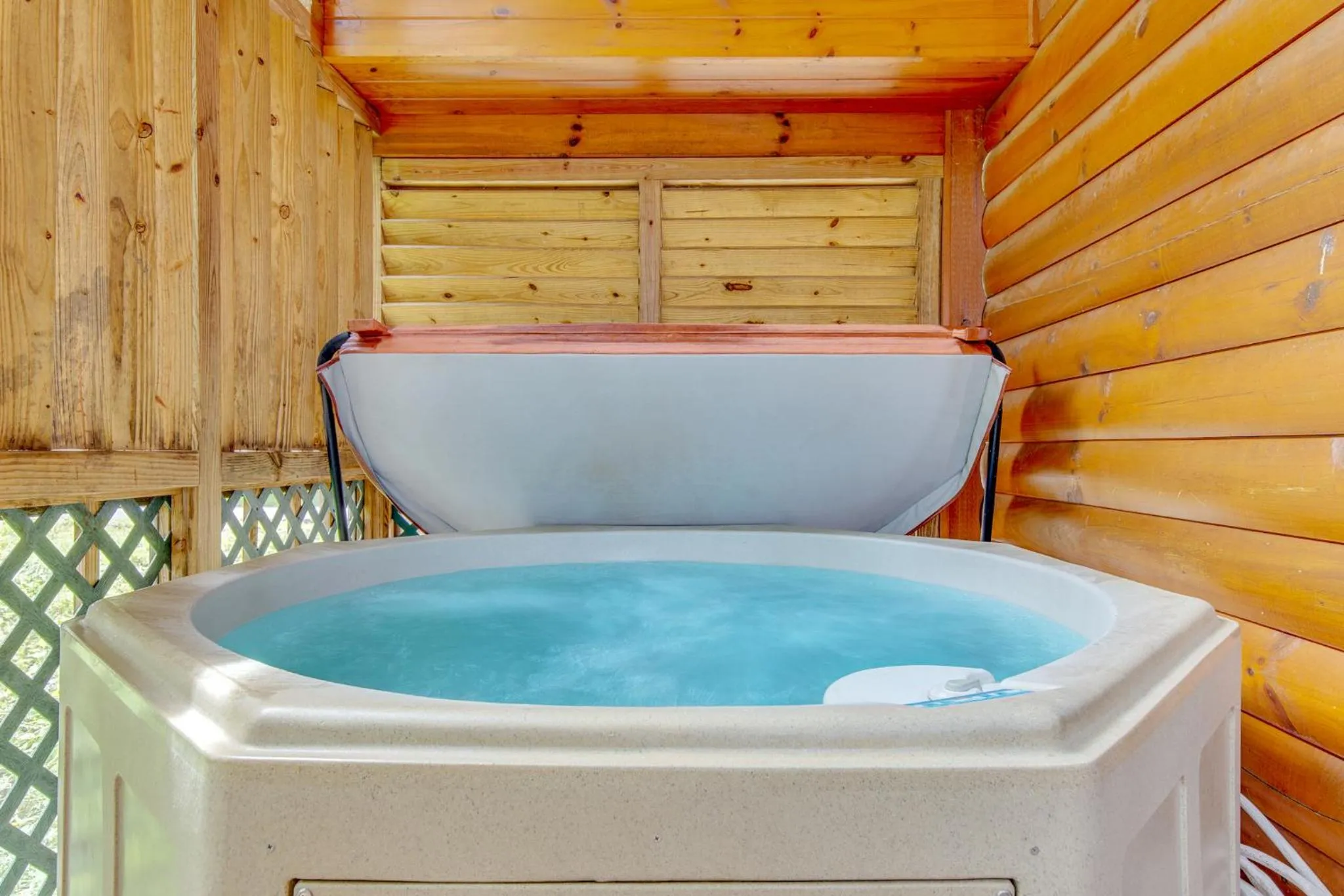 Hot Tub in Gentle Bens Den