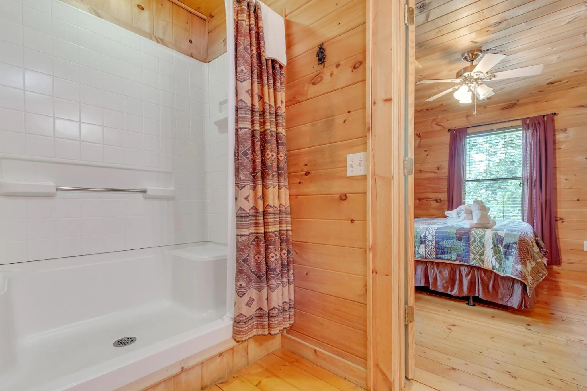 Property building, Bed in Gentle Bens Den