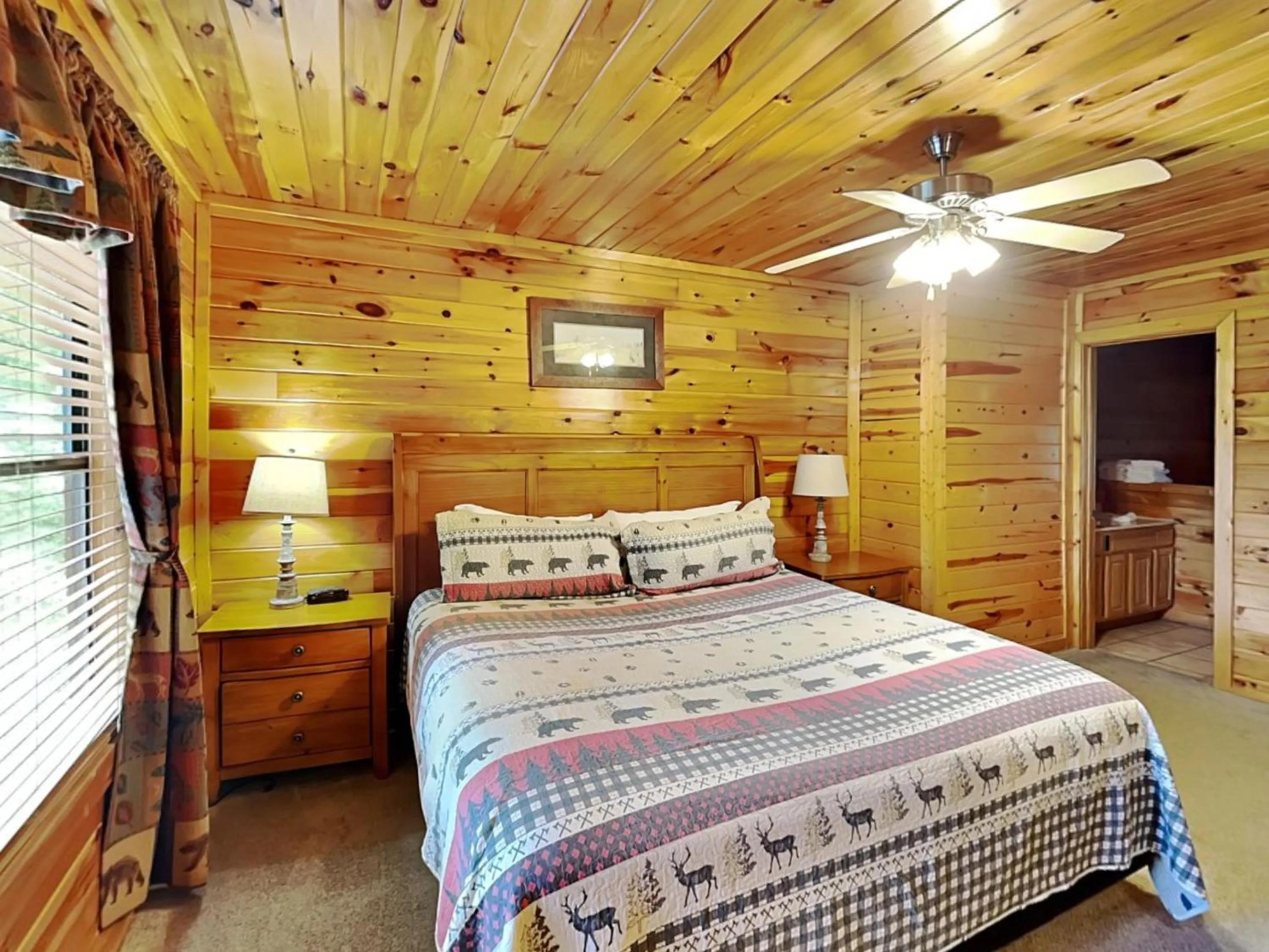 Bed in Apple Bear Lodge