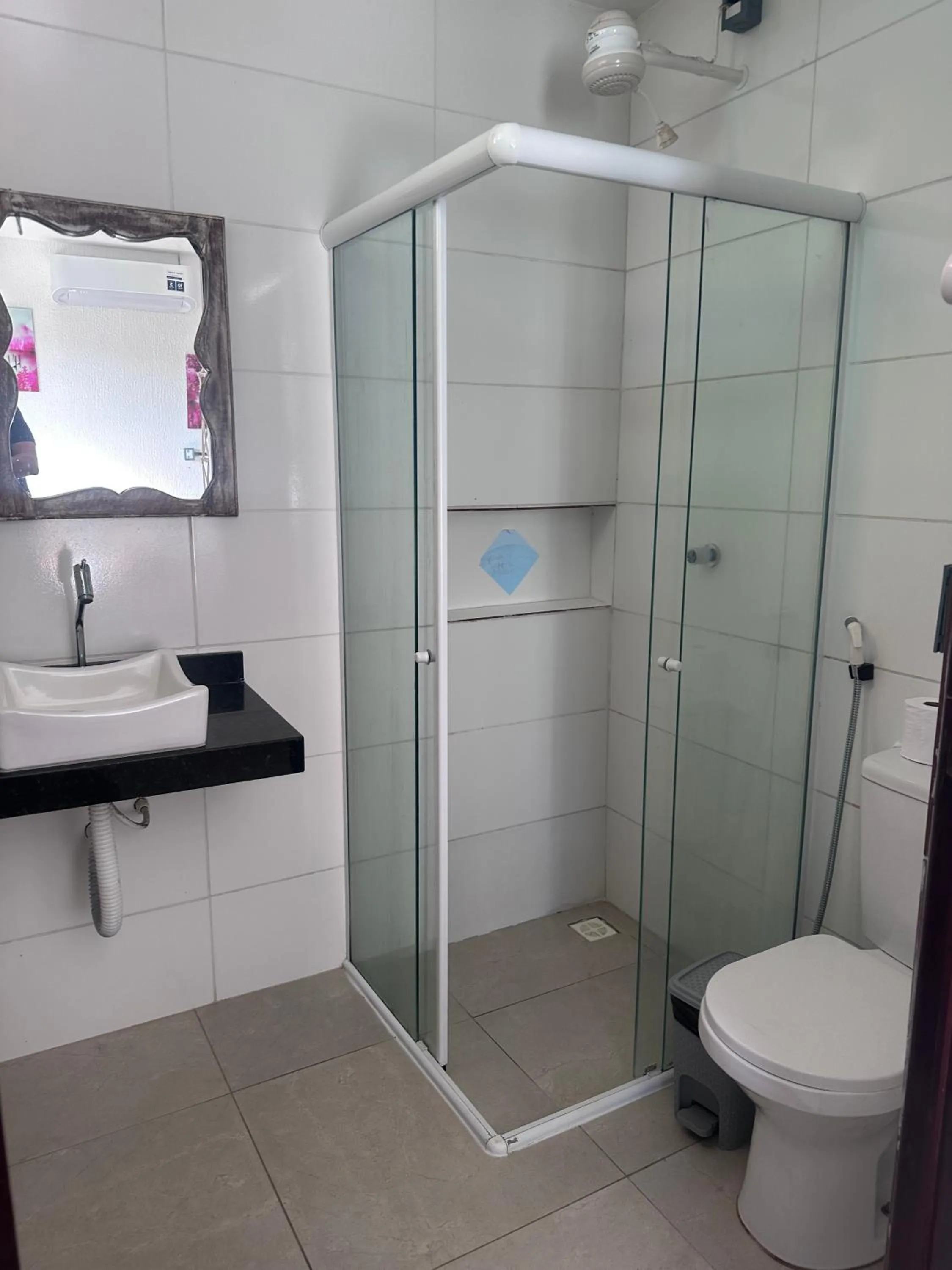 Shower in Pousada Brisa e Mar