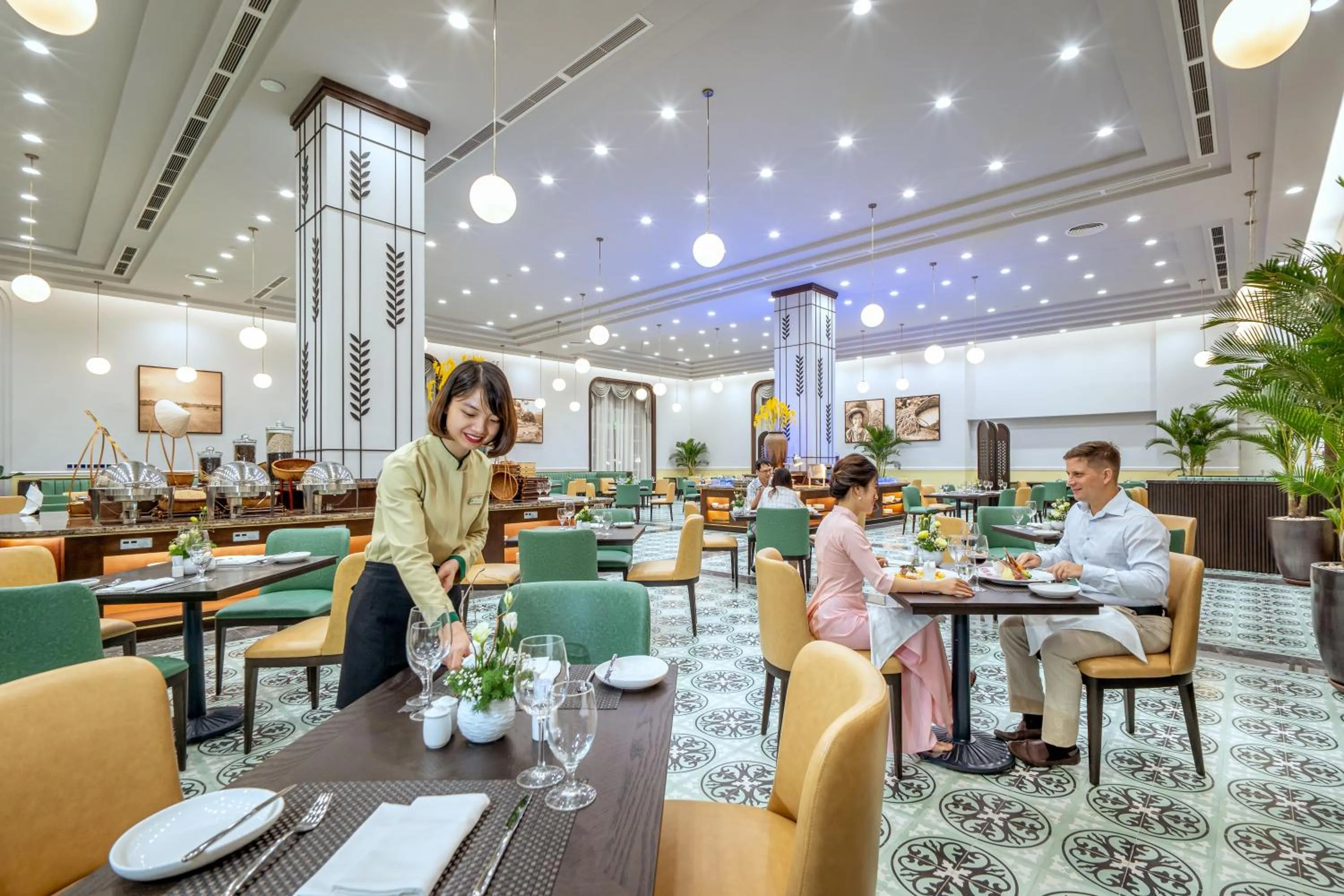 Restaurant/places to eat in Nam Cuong Nam Dinh Hotel