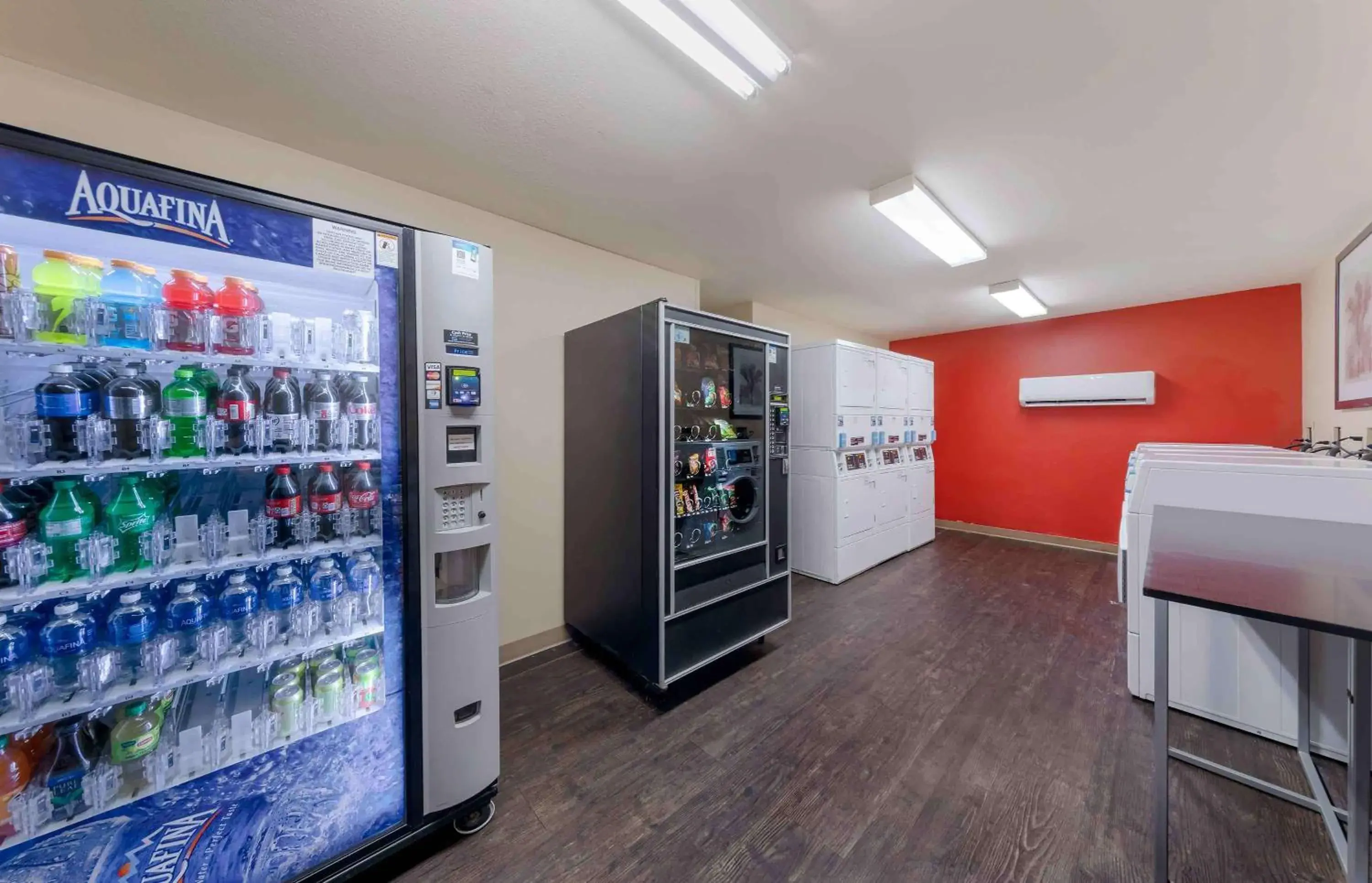 Property building in Extended Suites - Orange County - Anaheim Hills Property building in Extended Suites - Orange County - Anaheim Hills