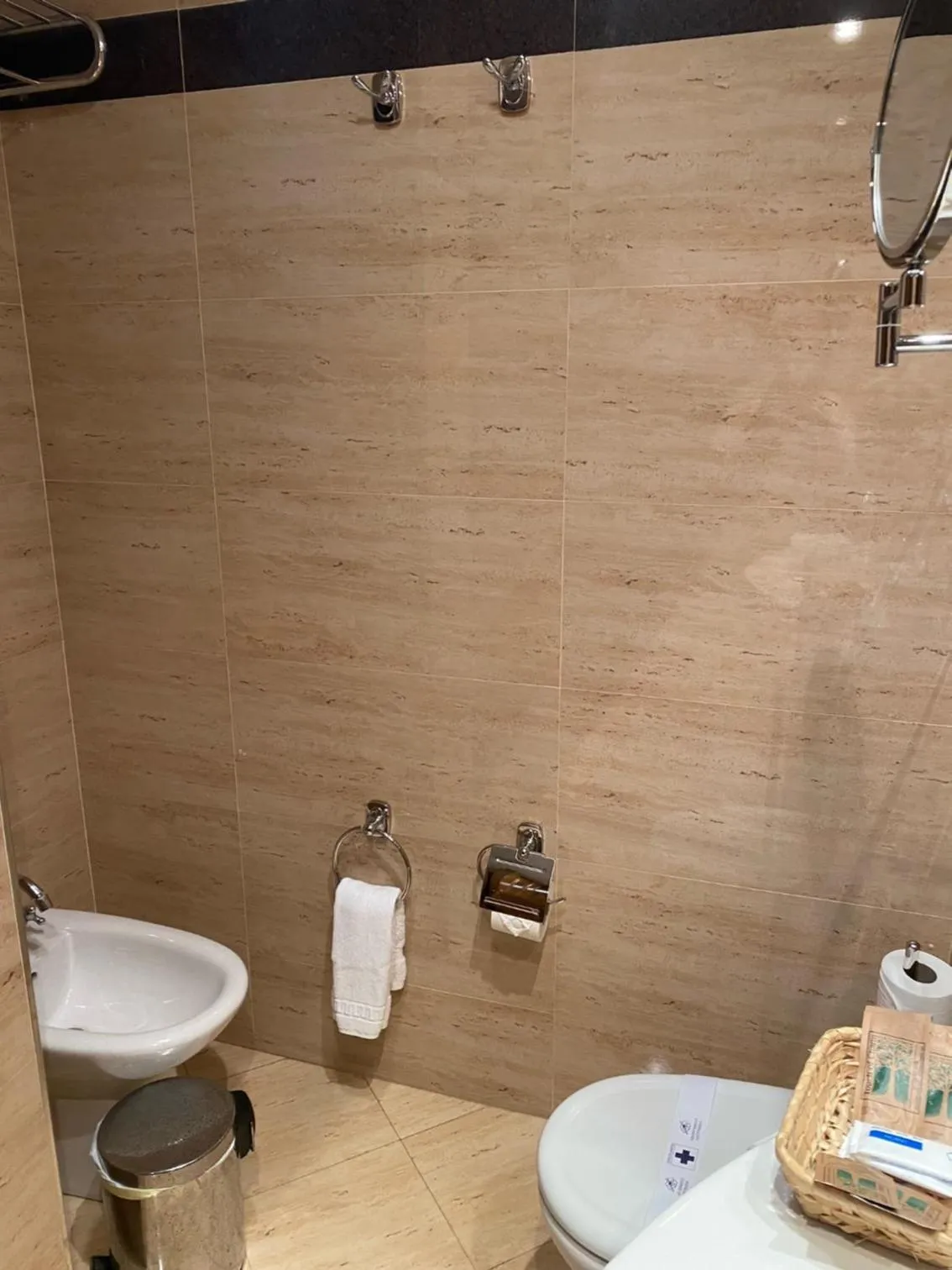 Shower in Hotel Vila do Val