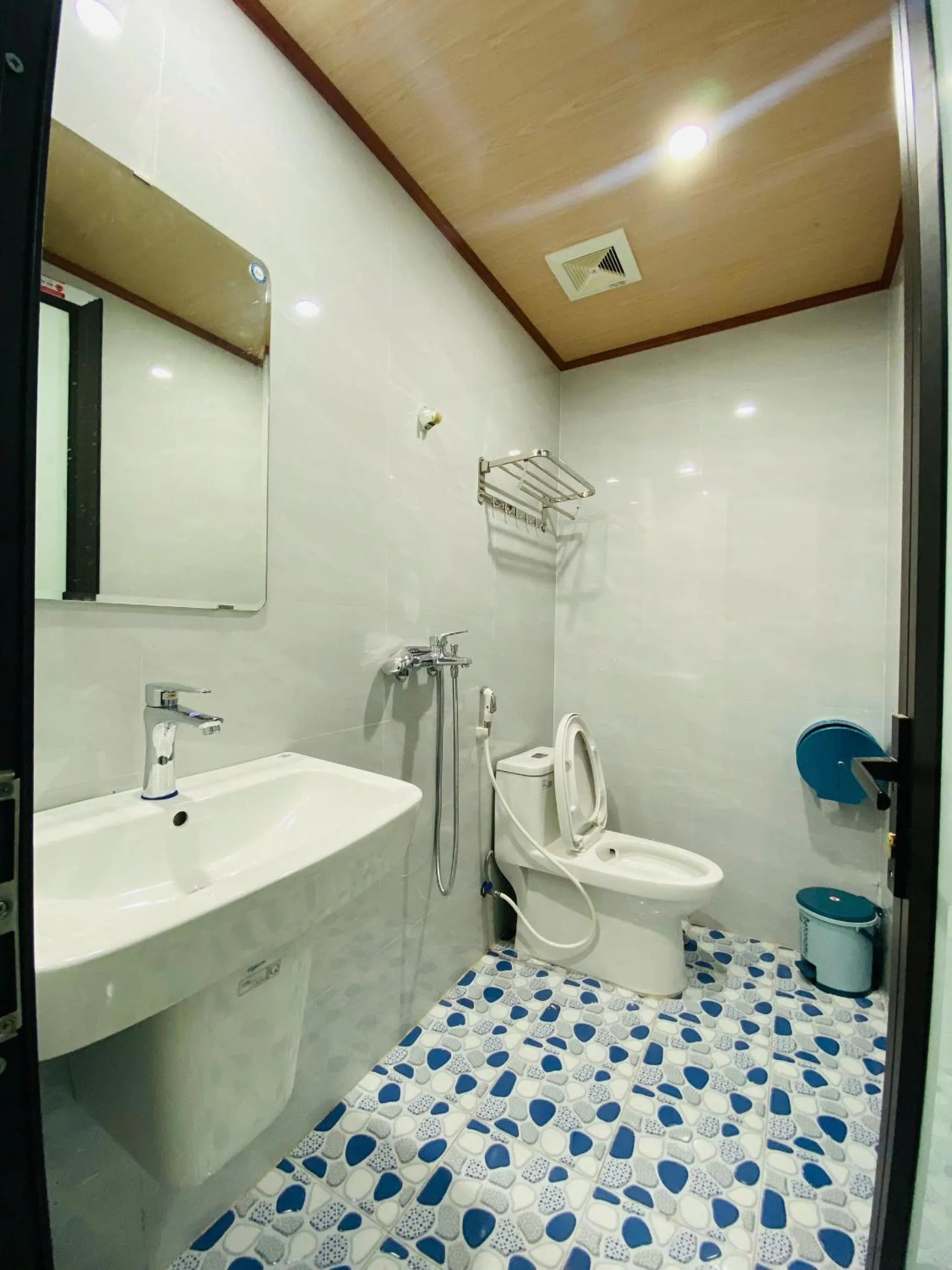 Shower in Tam Coc Heart Homestay