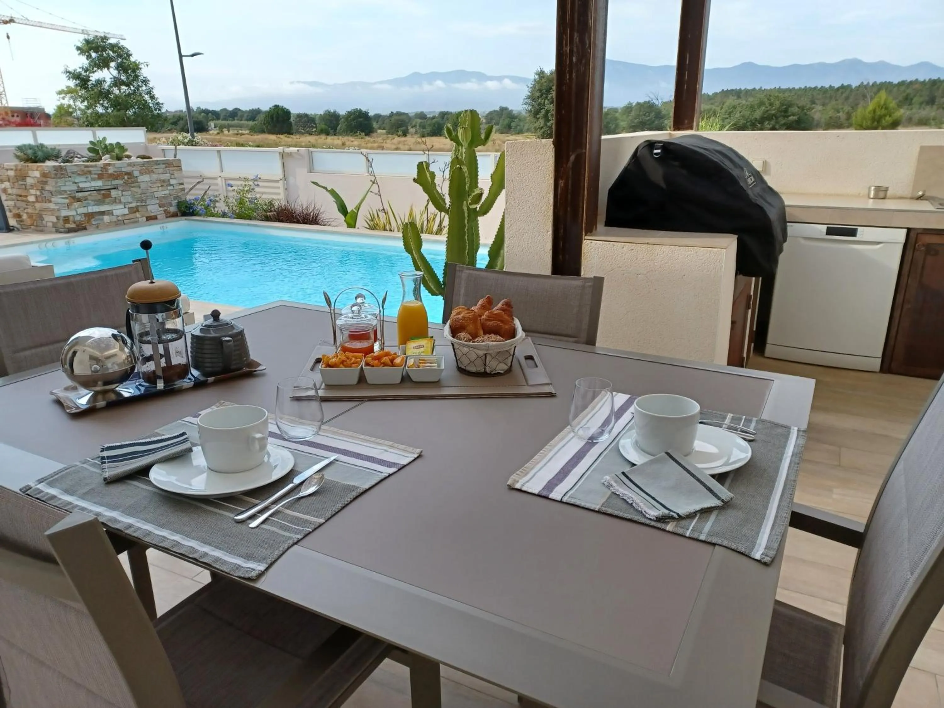 Swimming pool in RUE DU BAC chambre d hôtes adultes only