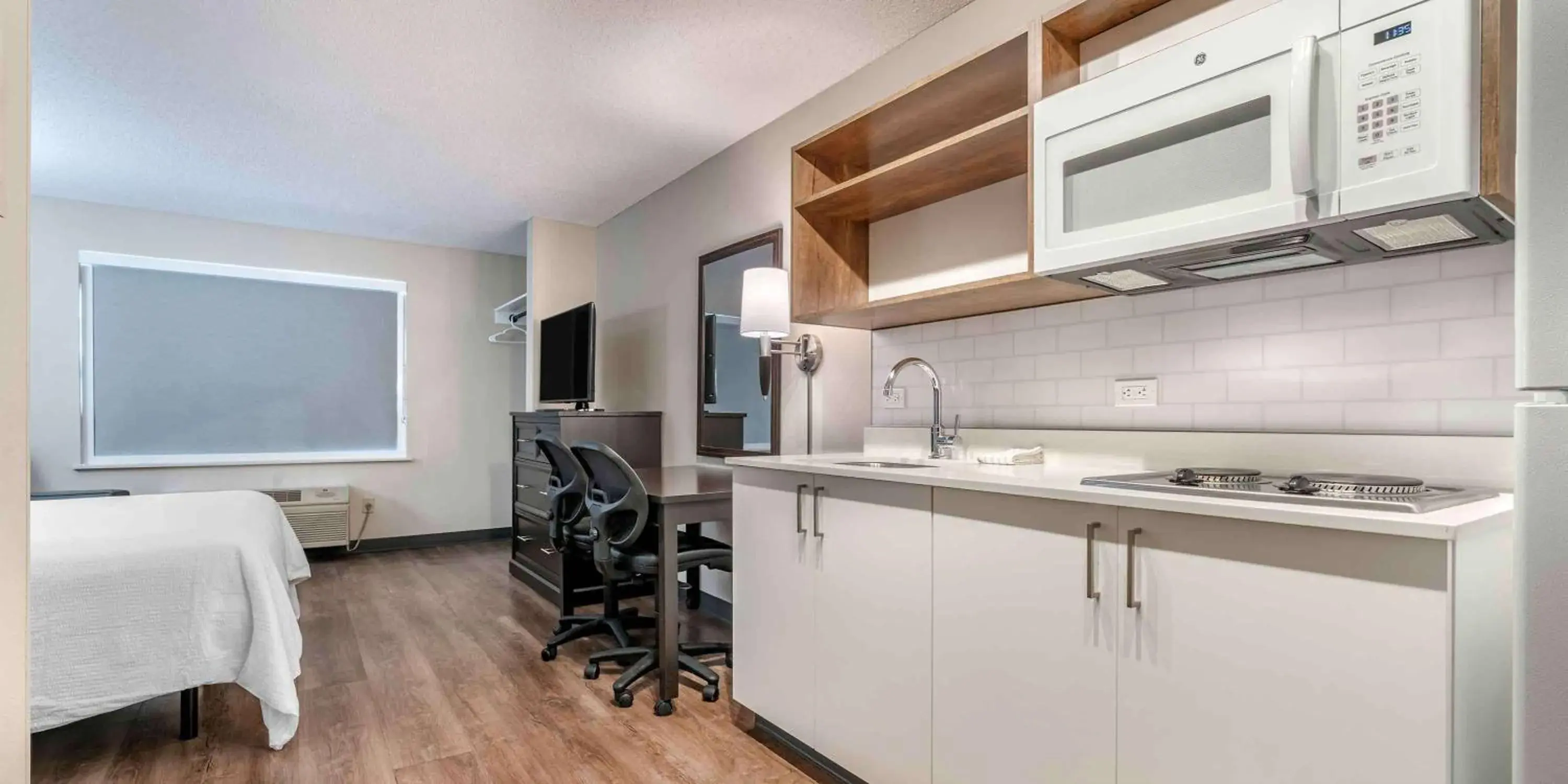 Bedroom in Extended Stay America Premier Suites - San Francisco - Belmont Bedroom in Extended Stay America Premier Suites - San Francisco - Belmont