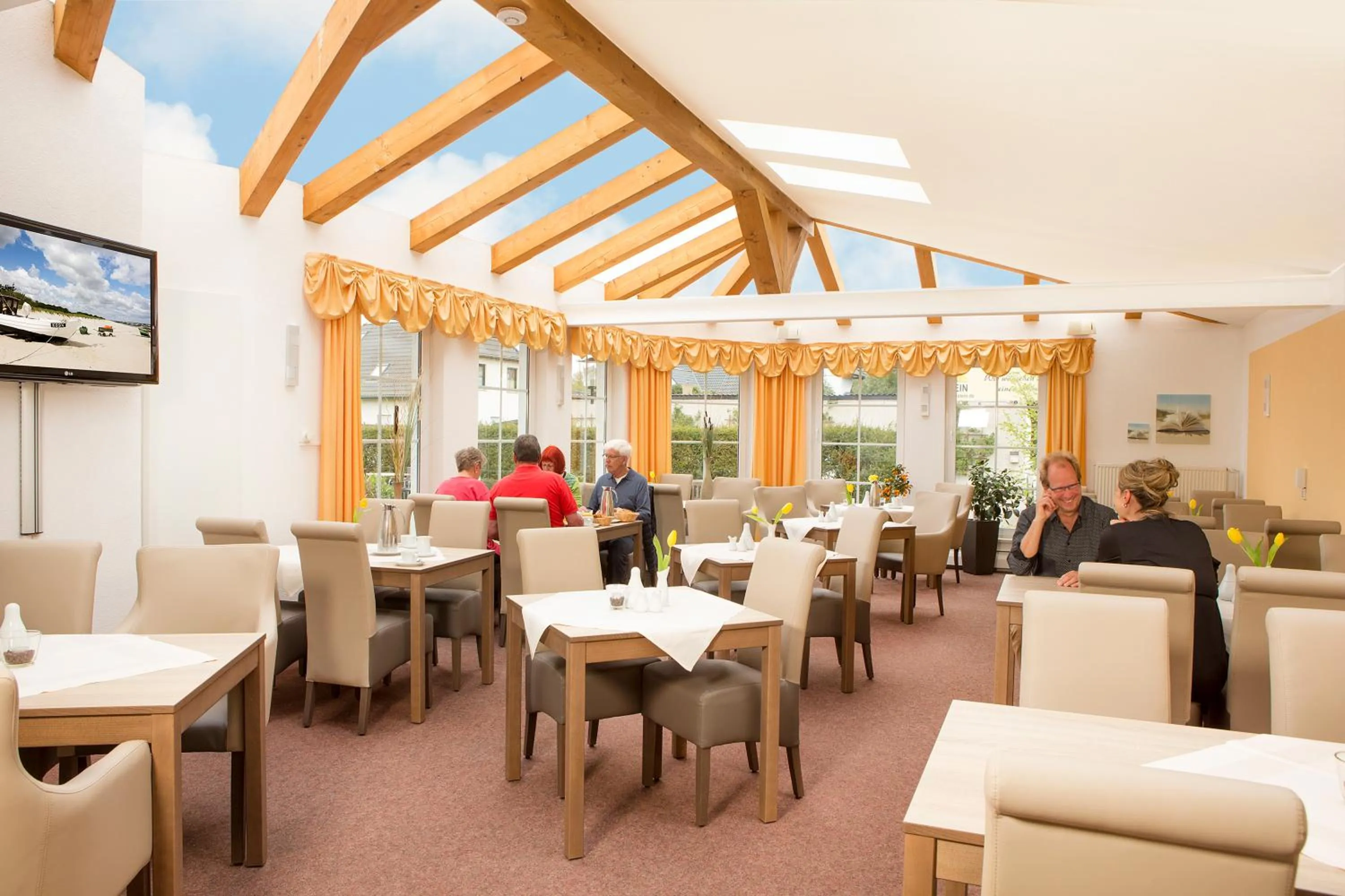 Restaurant/places to eat in Ferienhotel Bernstein