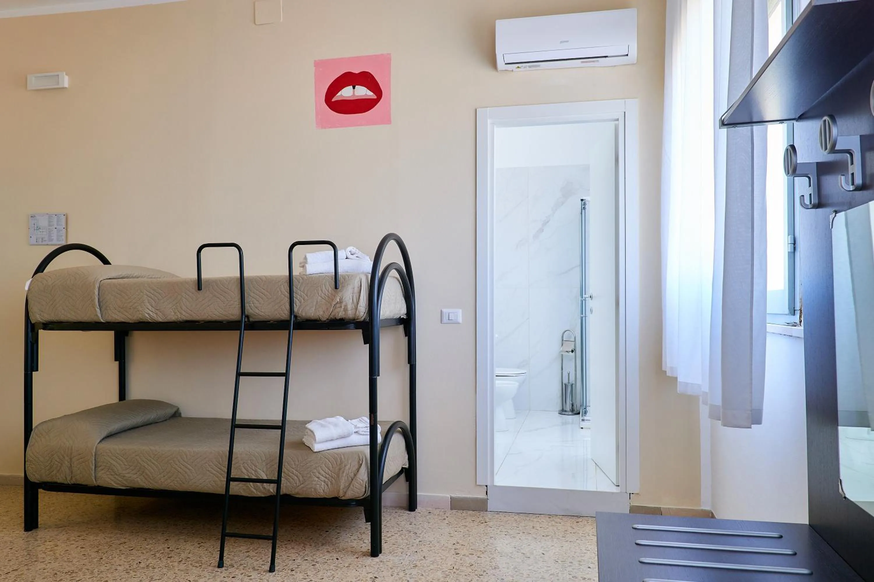 Bed in Soleē, Family Holidays & Hostelling