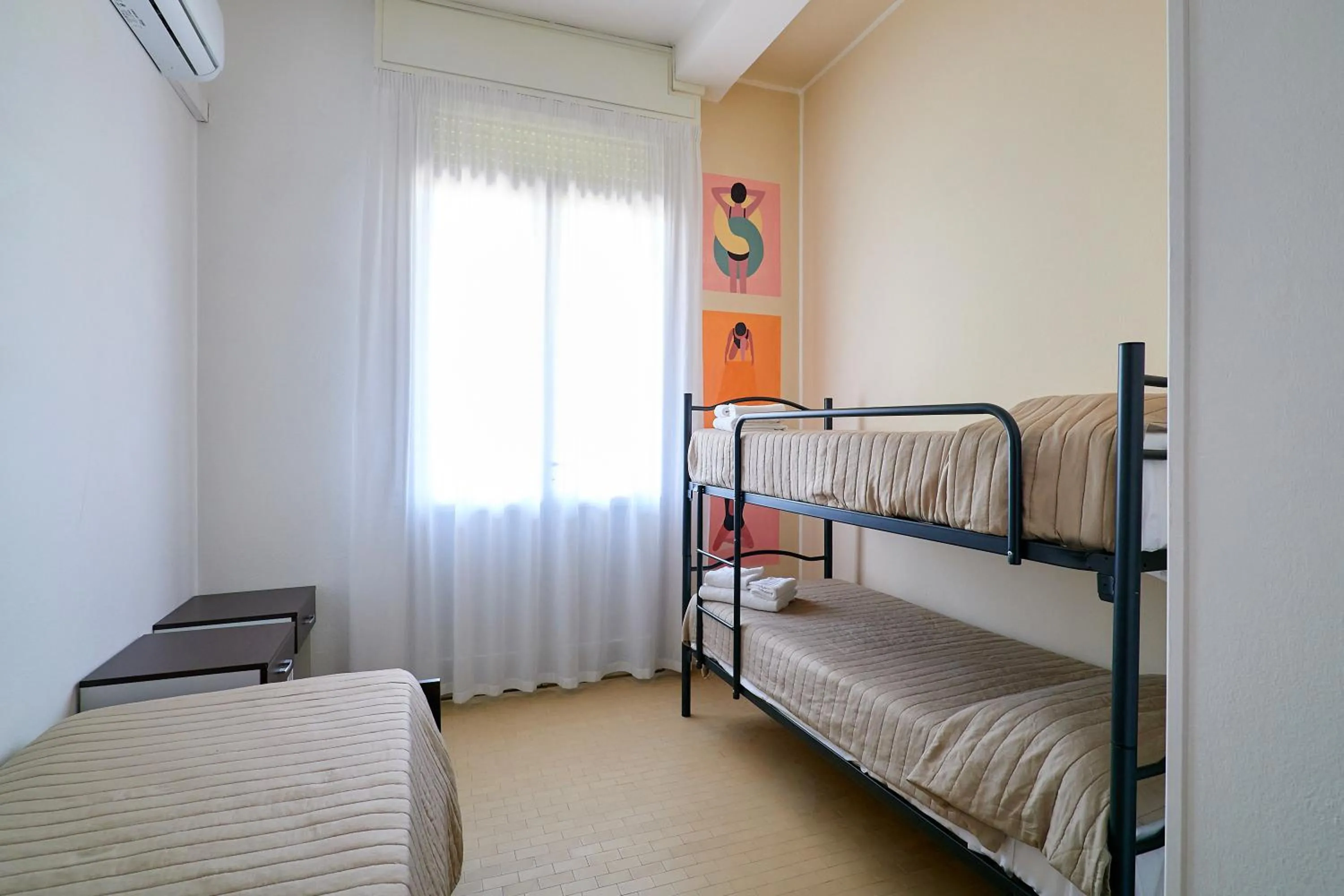 Bed in Soleē, Family Holidays & Hostelling