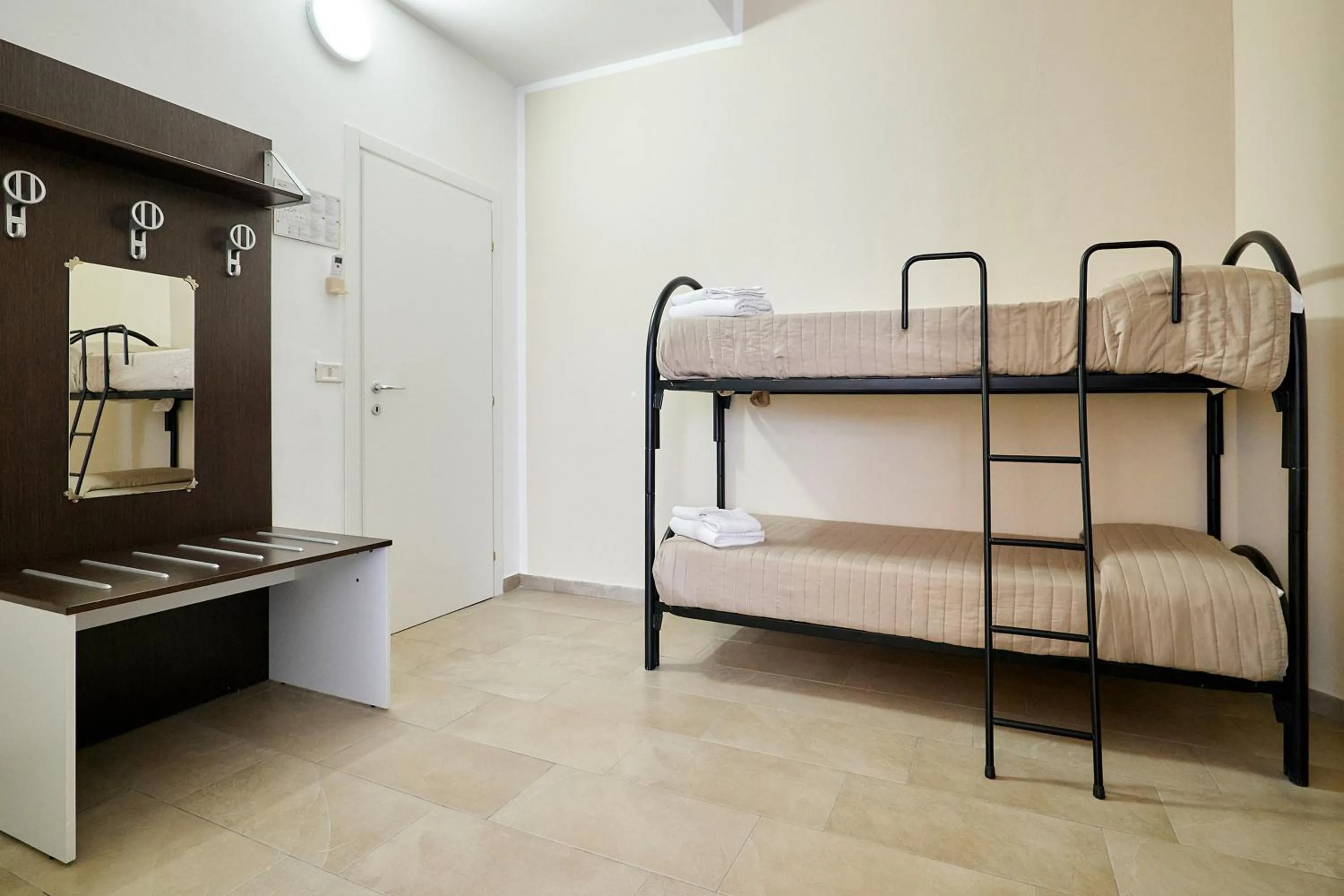 Bed in Soleē, Family Holidays & Hostelling